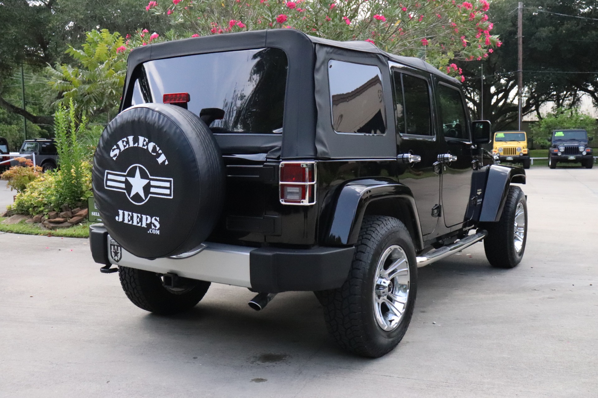 Used-2011-Jeep-Wrangler-Unlimited-4WD-4dr-Sahara