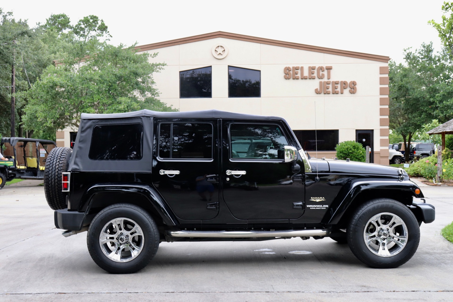 Used-2011-Jeep-Wrangler-Unlimited-4WD-4dr-Sahara