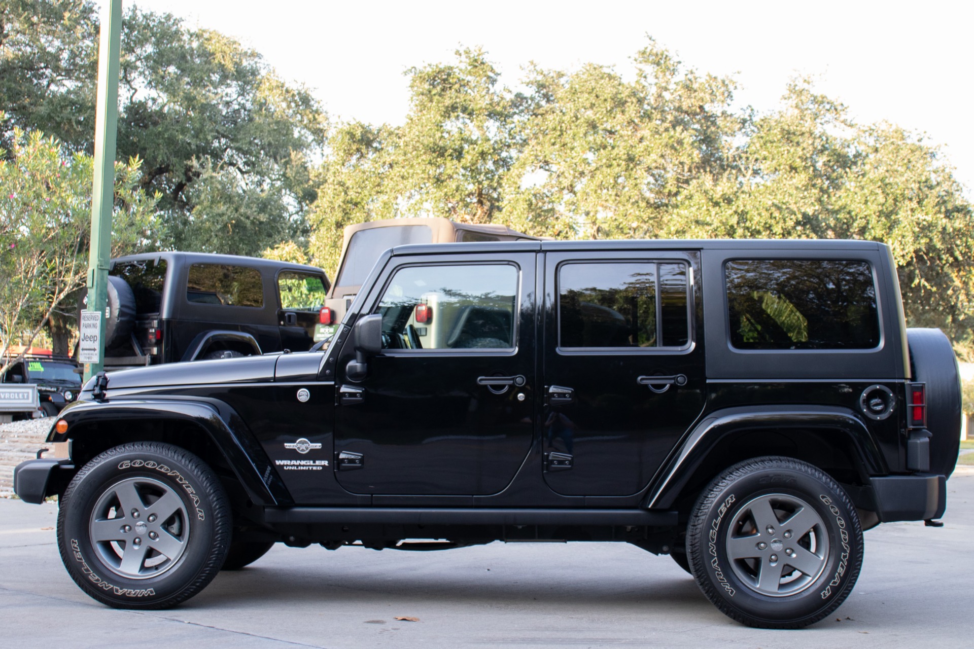 Used 2015 Jeep Wrangler Unlimited Freedom Edition For Sale ($29,995) |  Select Jeeps Inc. Stock #568538