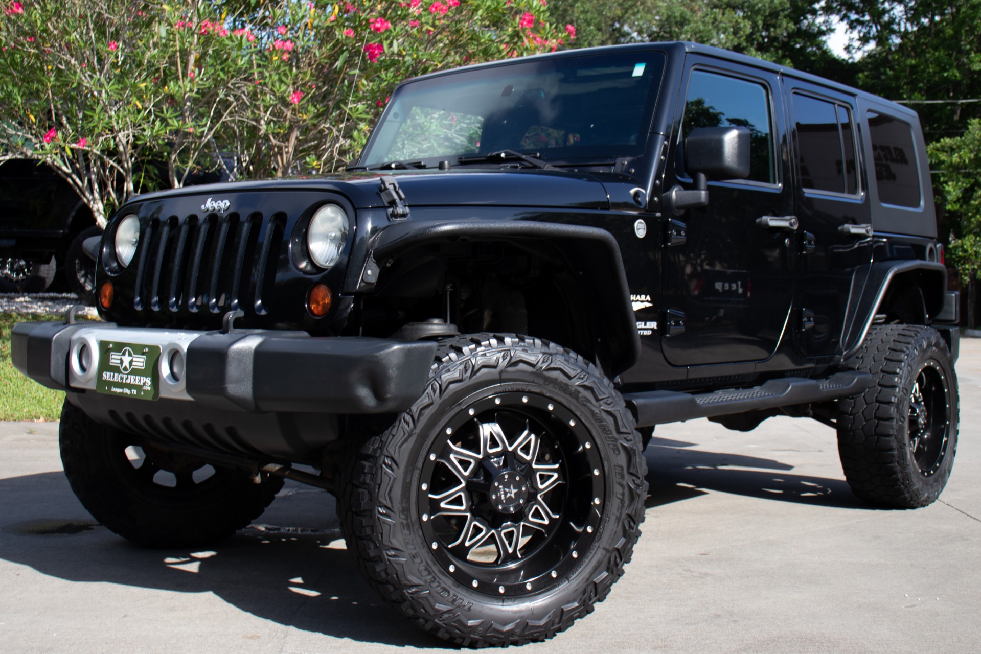 Used-2010-Jeep-Wrangler-Unlimited-Sahara