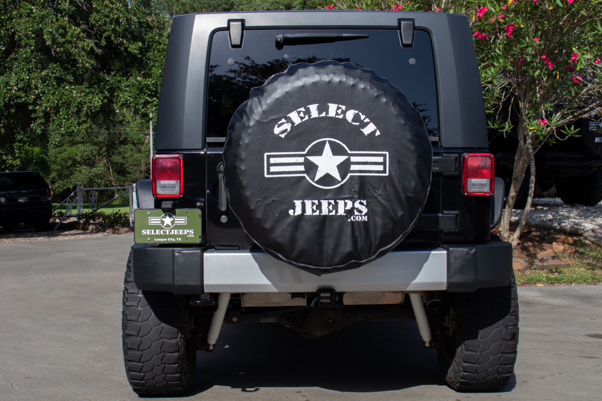 Used-2010-Jeep-Wrangler-Unlimited-Sahara