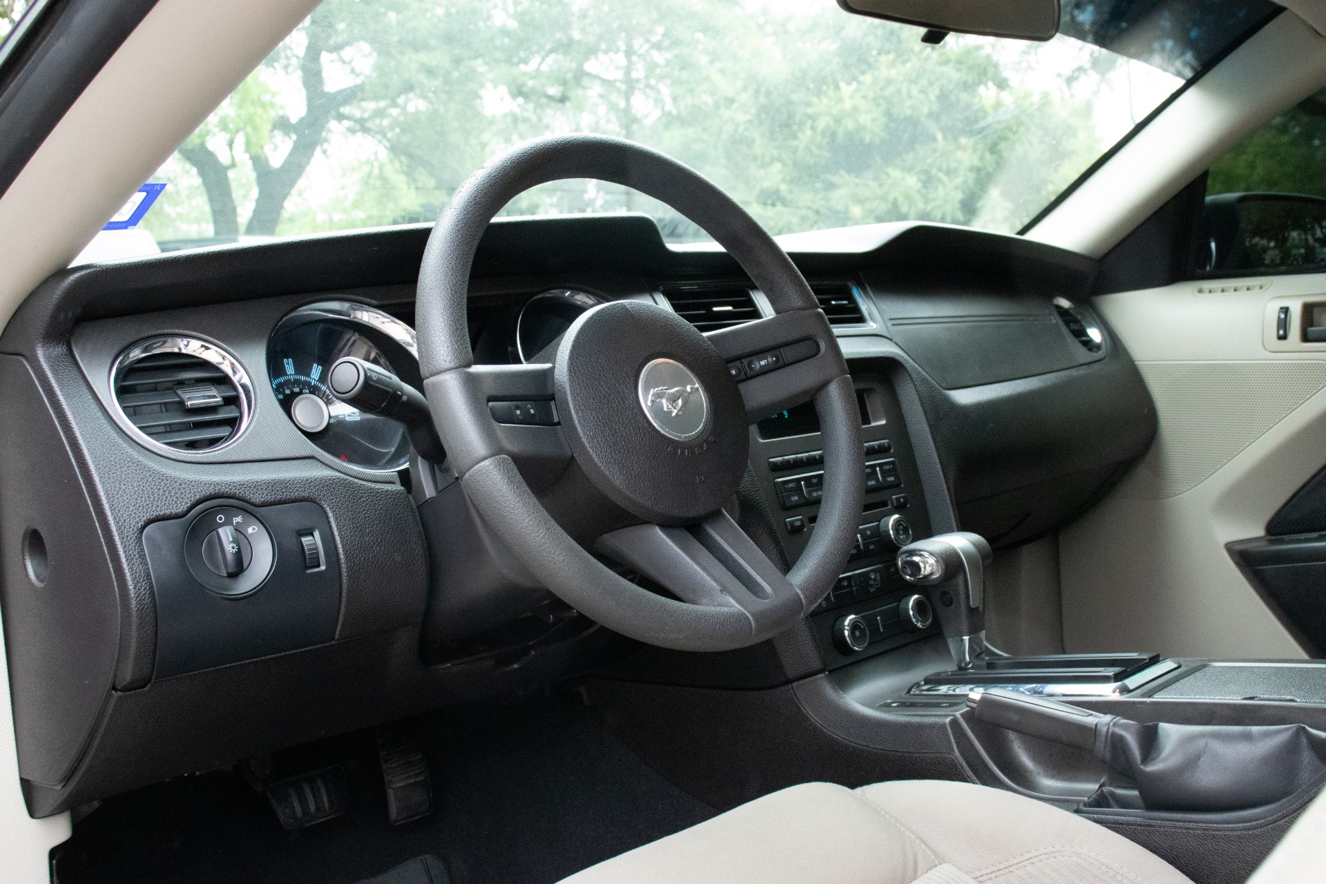 Used-2010-Ford-Mustang-V6