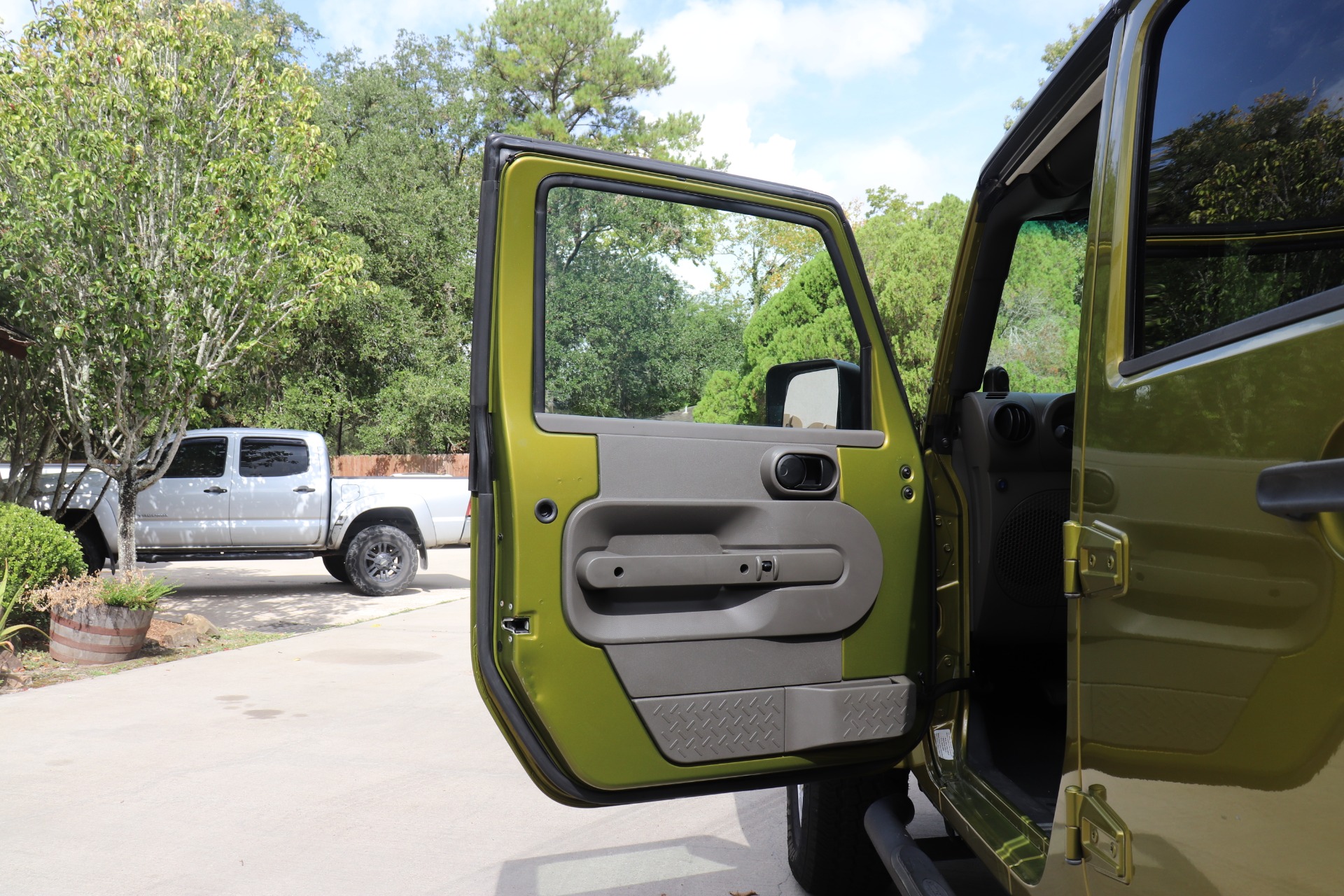 Used-2007-Jeep-Wrangler-Unlimited-Sahara