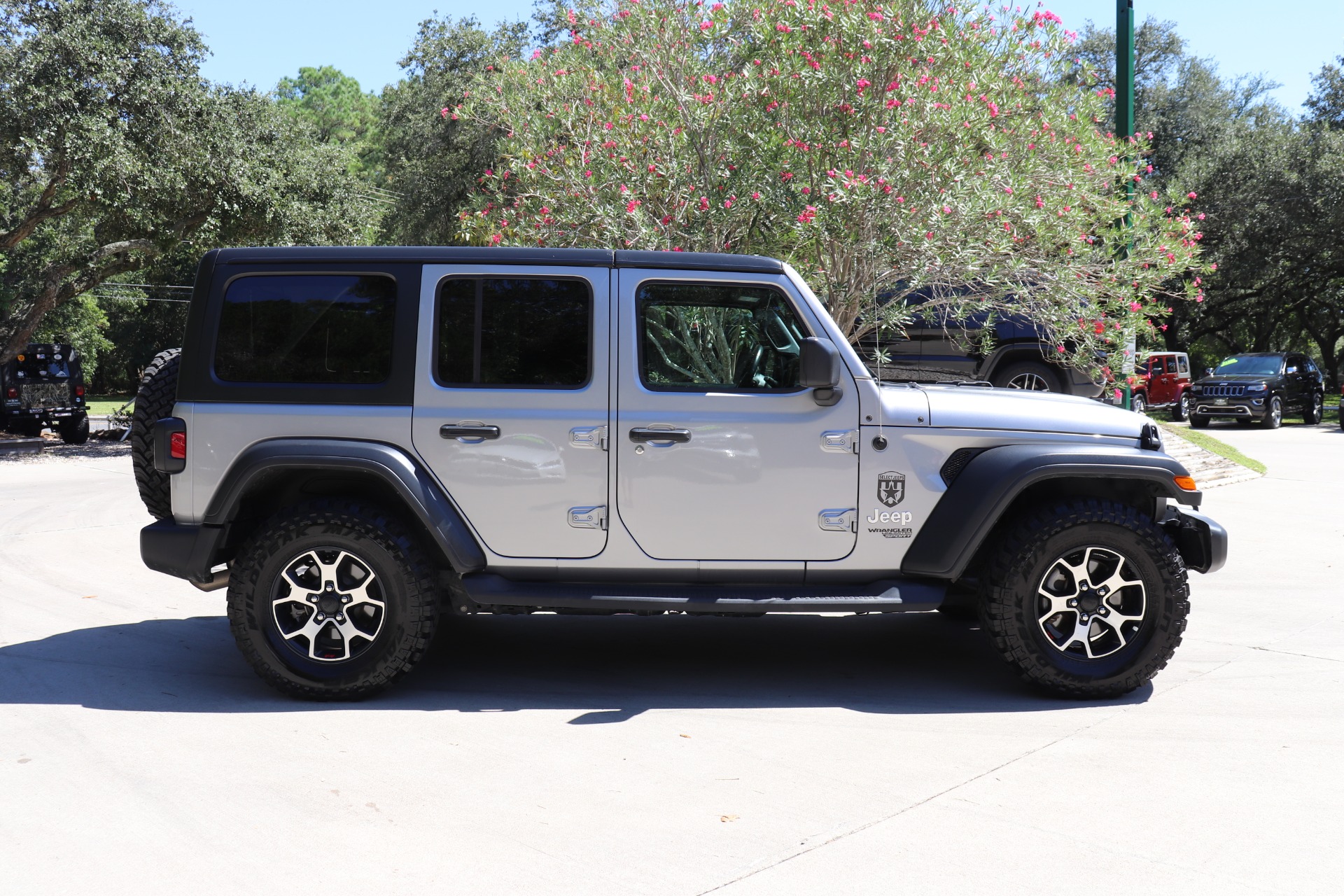 Used-2019-Jeep-Wrangler-Unlimited-Sport