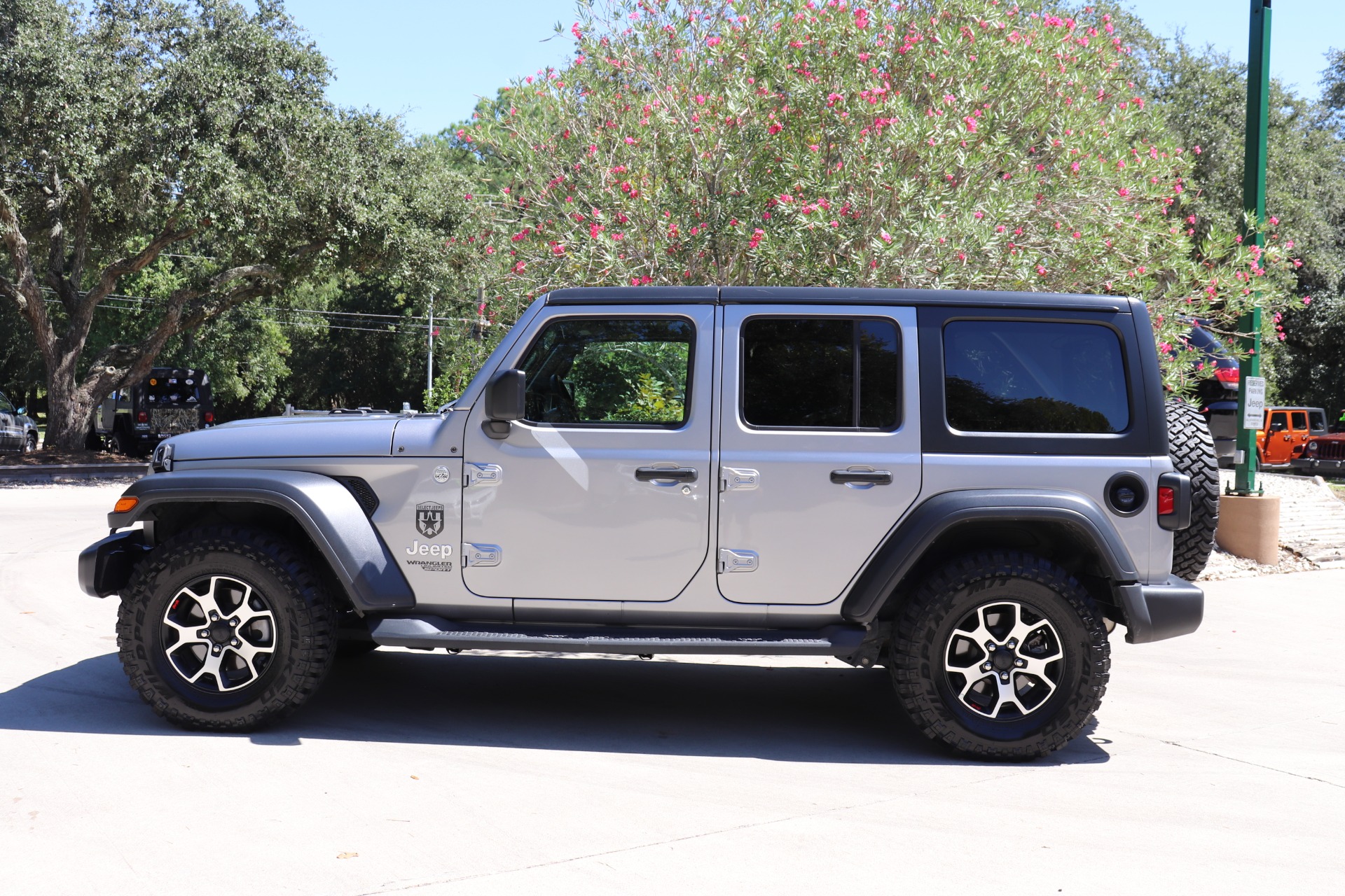 Used-2019-Jeep-Wrangler-Unlimited-Sport