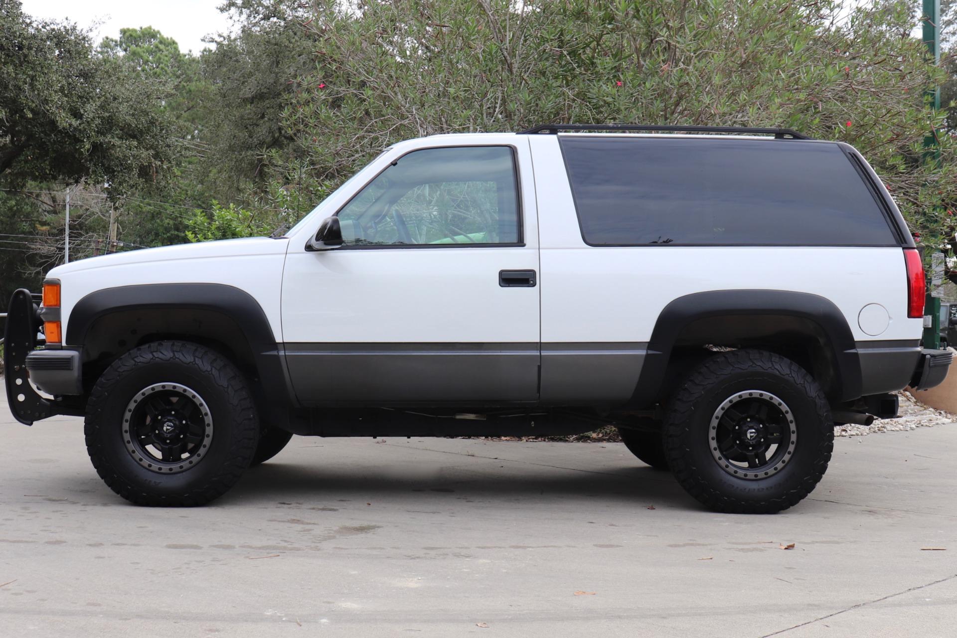 Used-1999-Chevrolet-Tahoe-LT