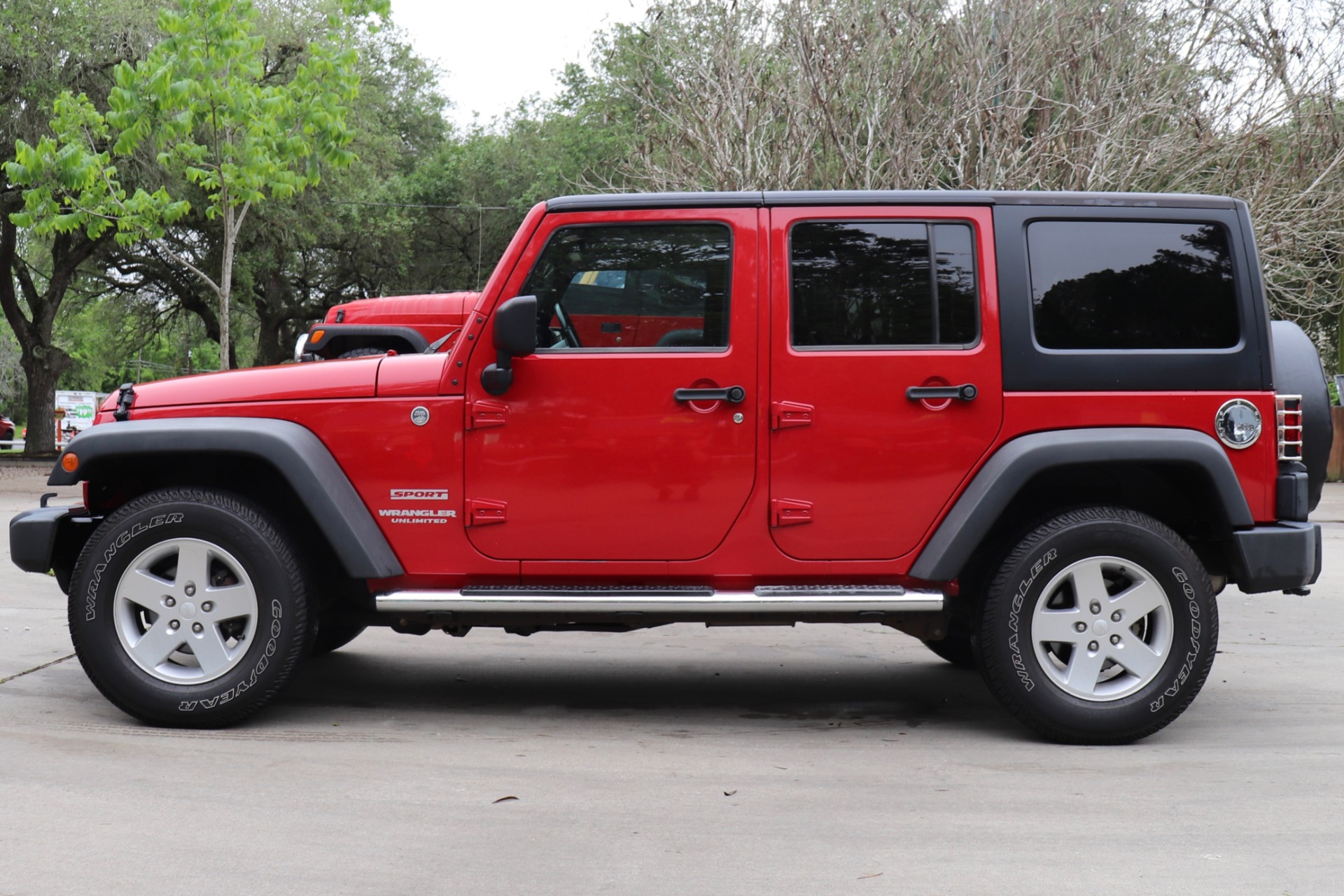 Used-2012-Jeep-Wrangler-Unlimited-Sport