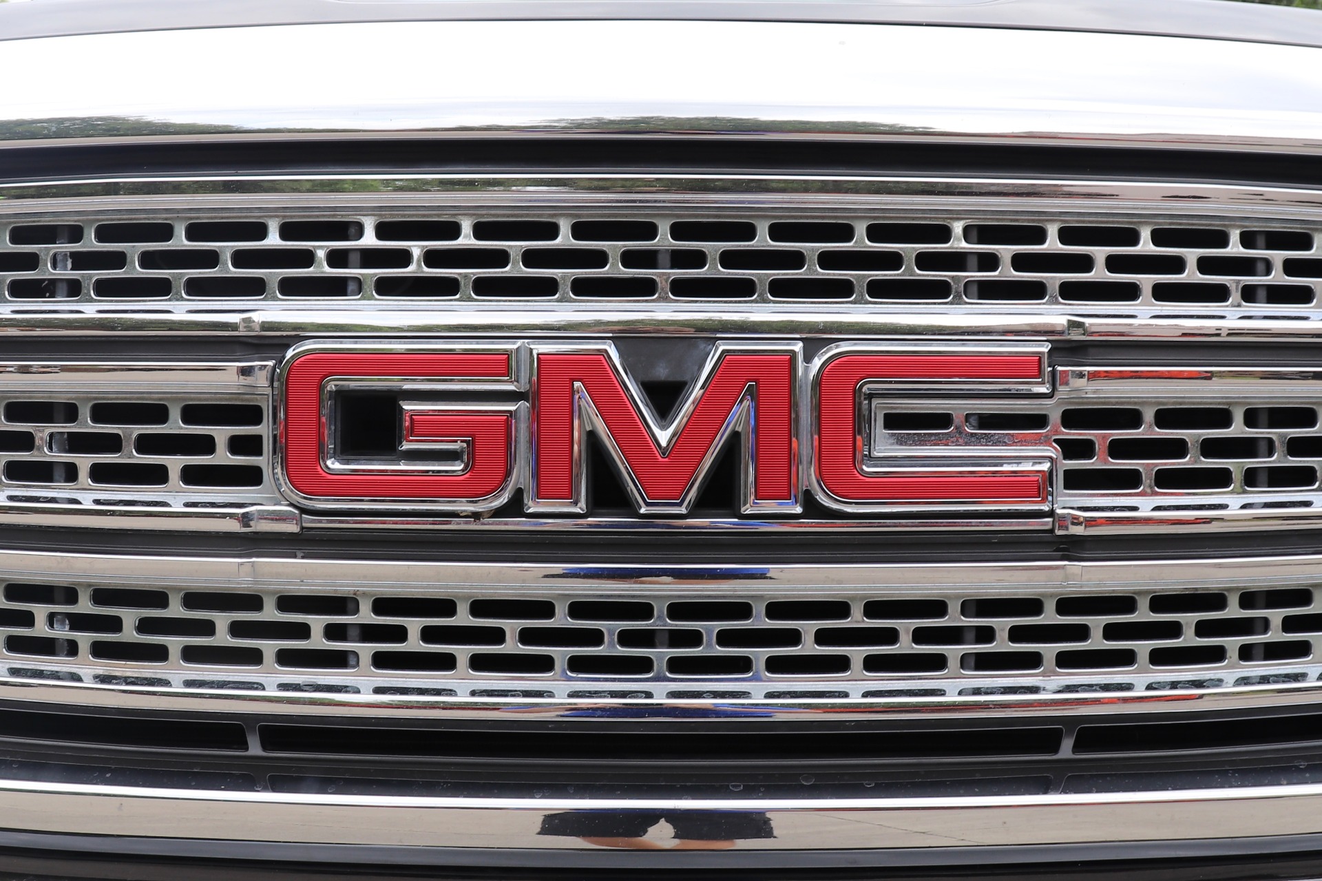 Used-2015-GMC-Sierra-1500-SLT