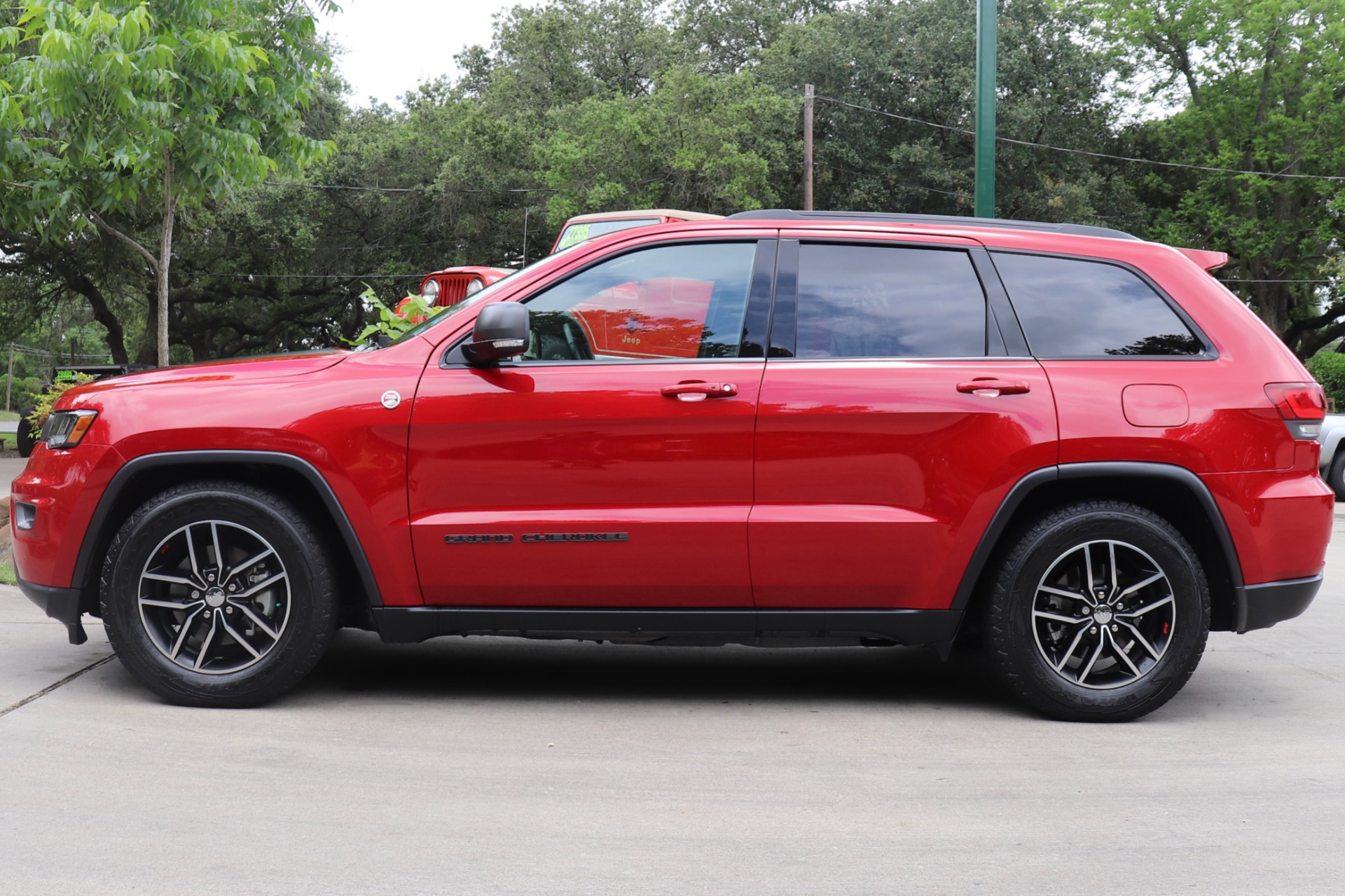 Used-2018-Jeep-Grand-Cherokee-Trailhawk