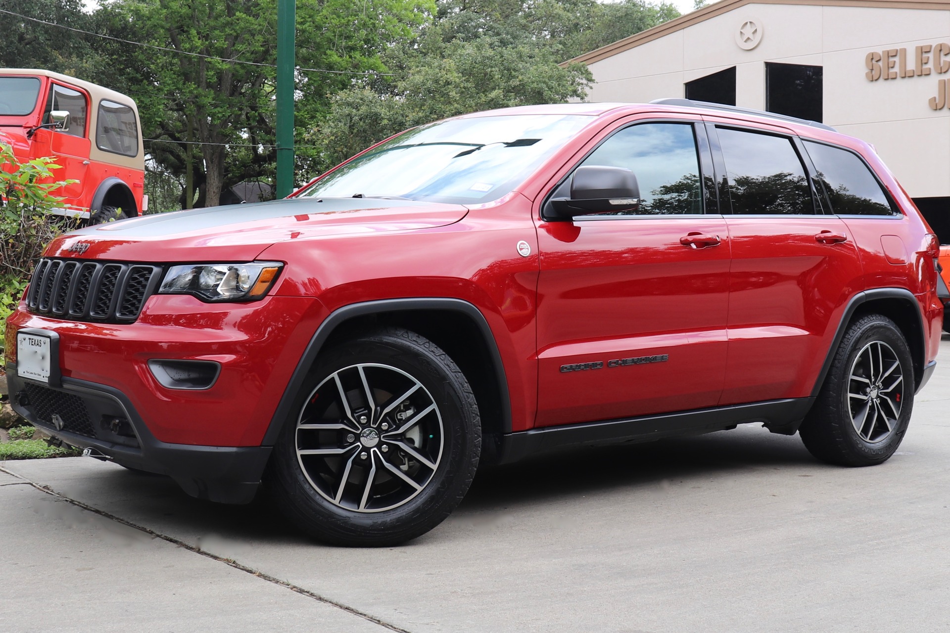 Used-2018-Jeep-Grand-Cherokee-Trailhawk