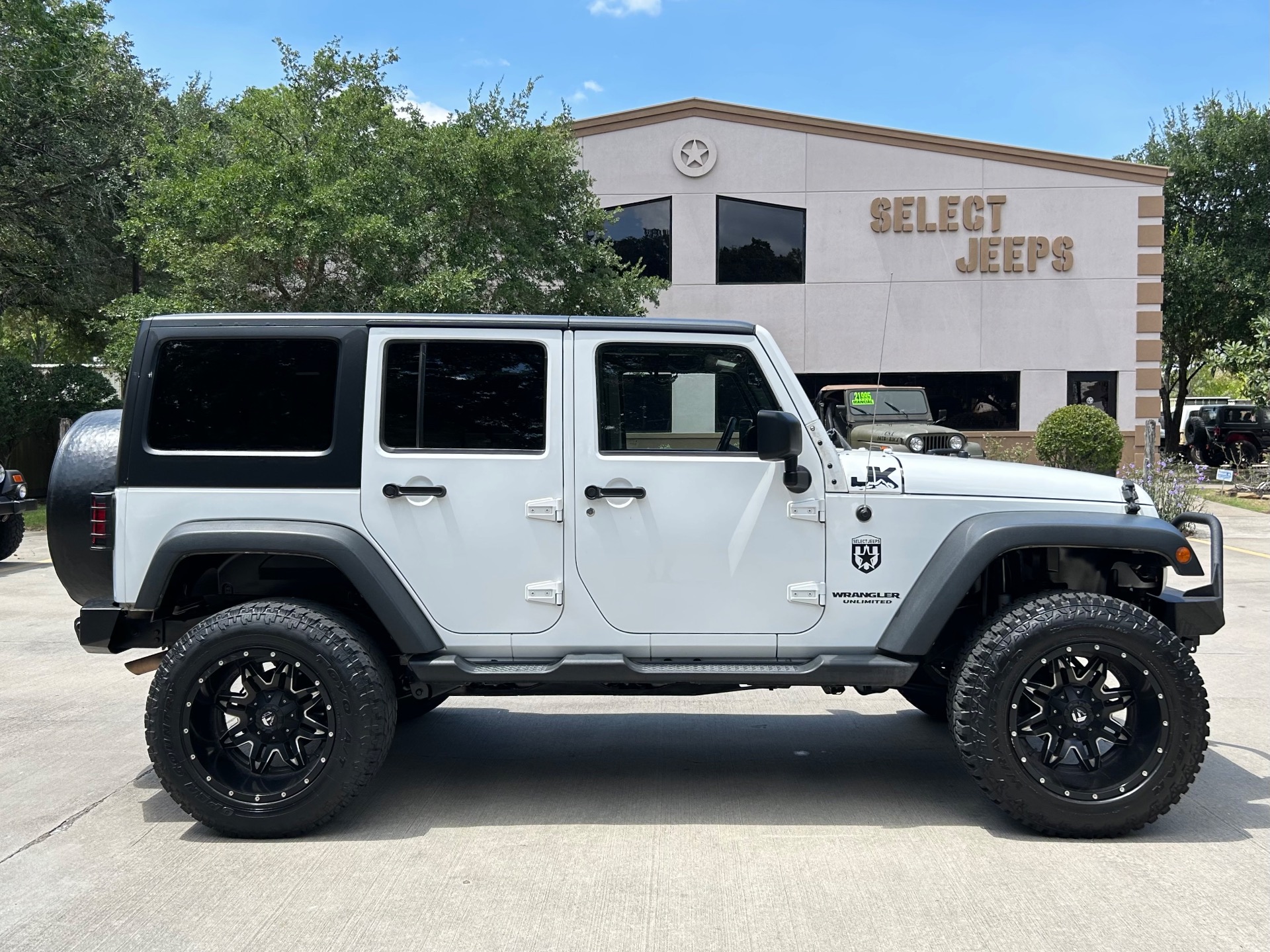 Used-2011-Jeep-Wrangler-Unlimited-Sport