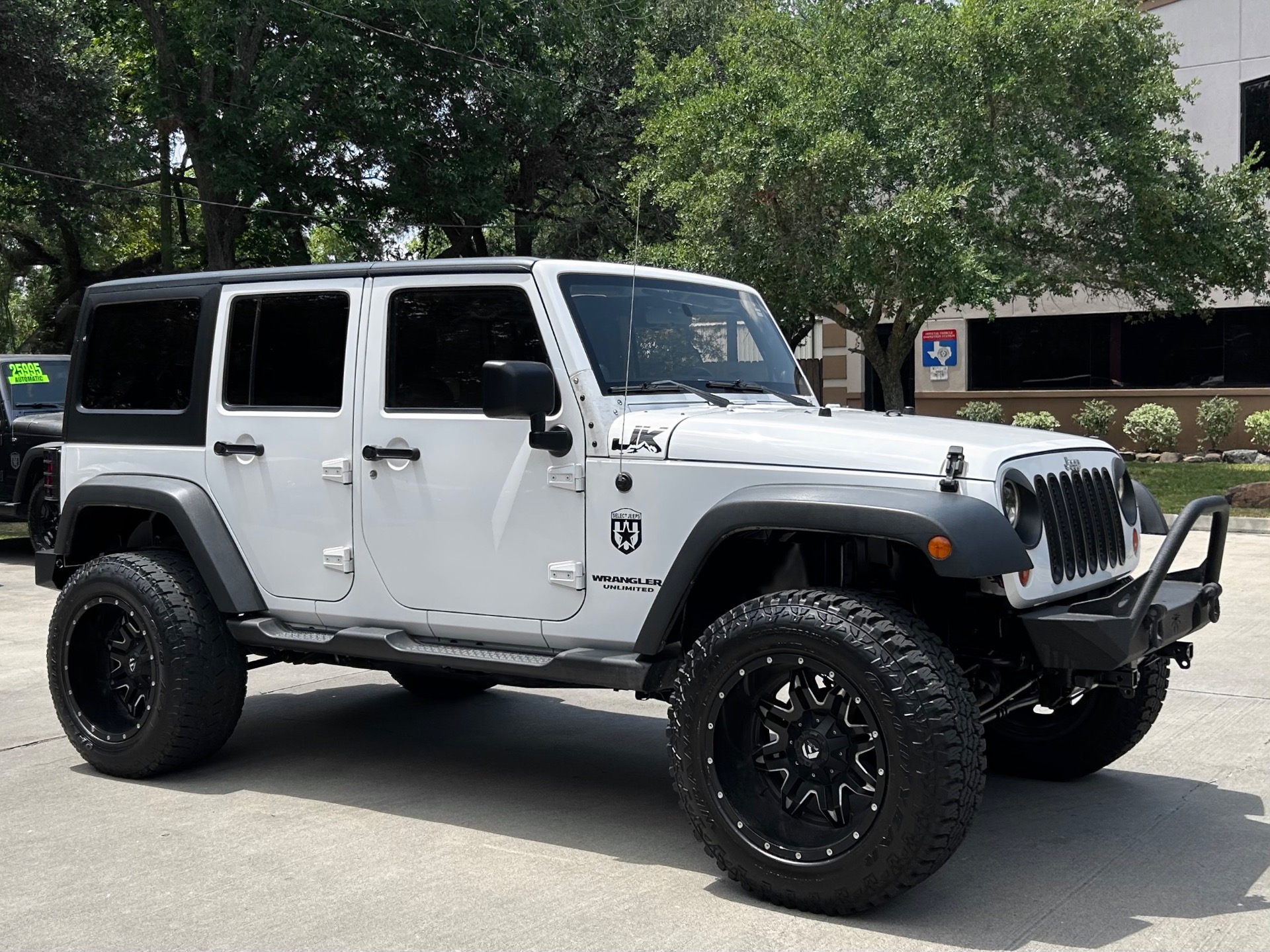 Used-2011-Jeep-Wrangler-Unlimited-Sport