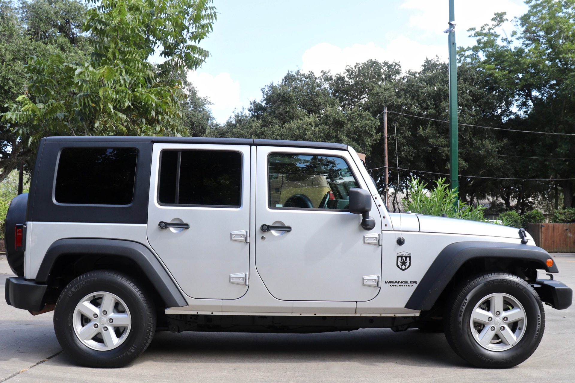 Used-2007-Jeep-Wrangler-Unlimited-X