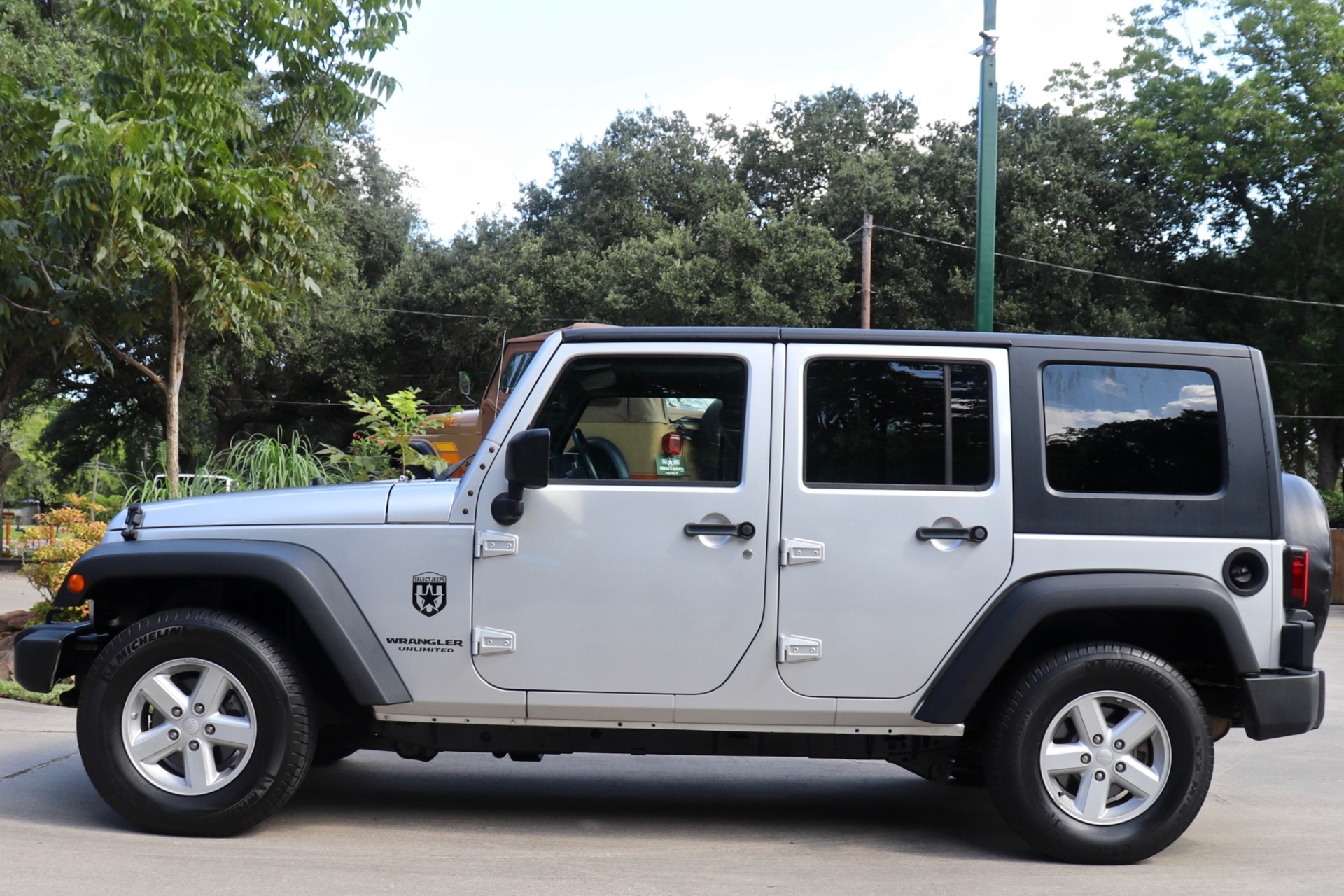 Used-2007-Jeep-Wrangler-Unlimited-X