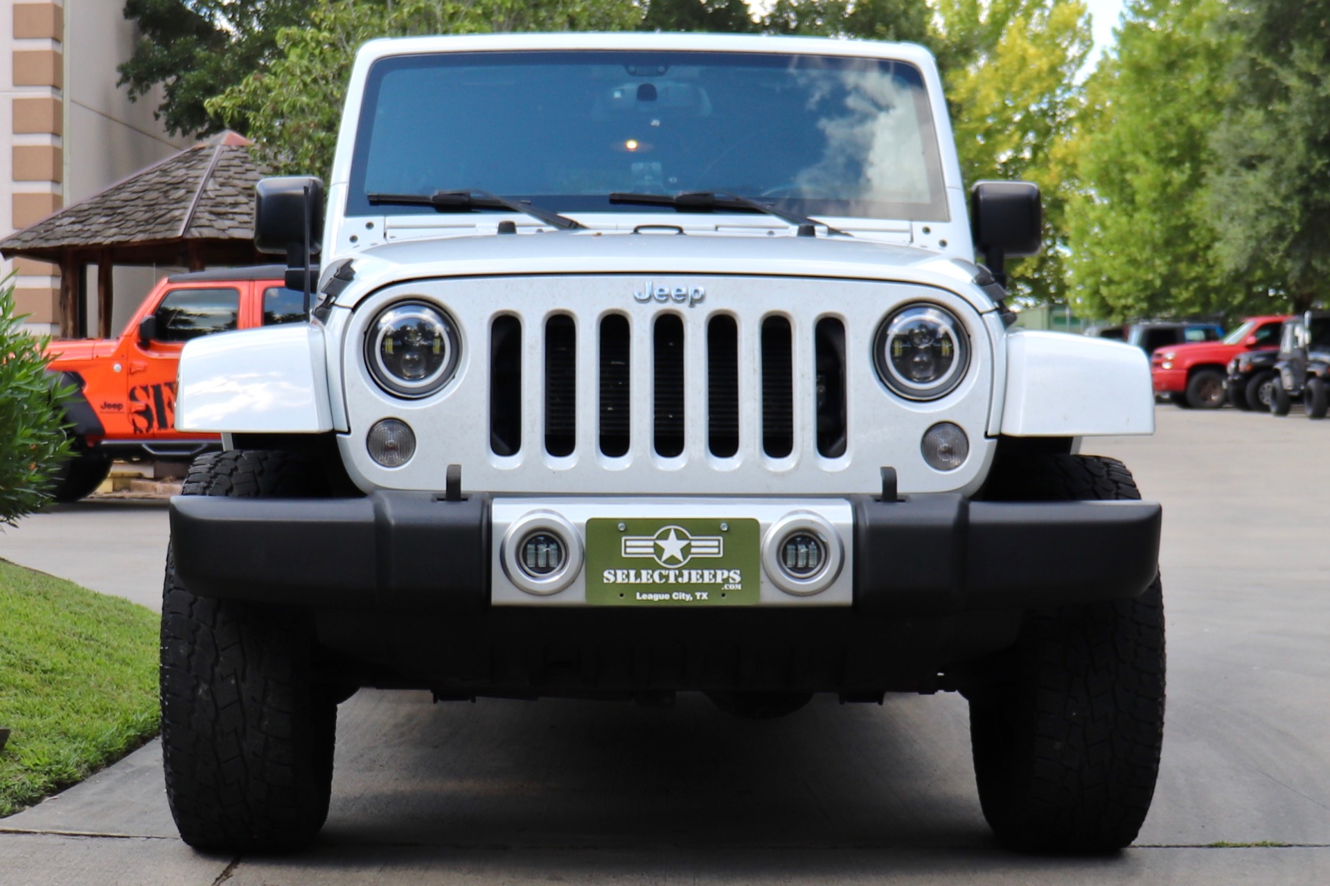 Used-2015-Jeep-Wrangler-Unlimited-Sahara