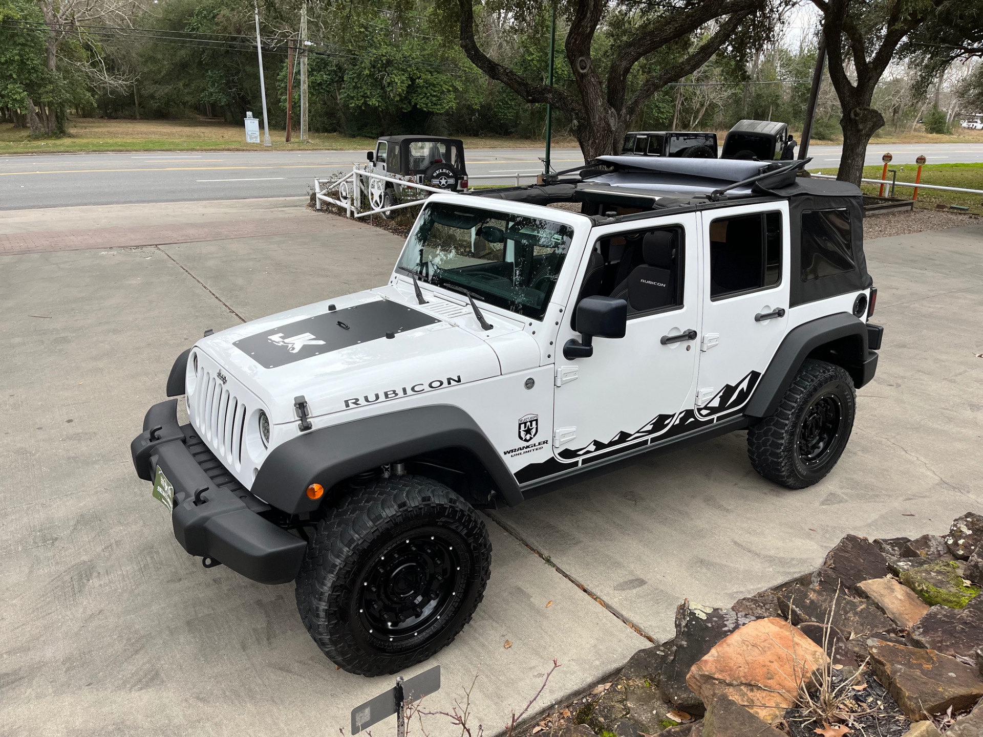 Used-2014-Jeep-Wrangler-Unlimited-Rubicon