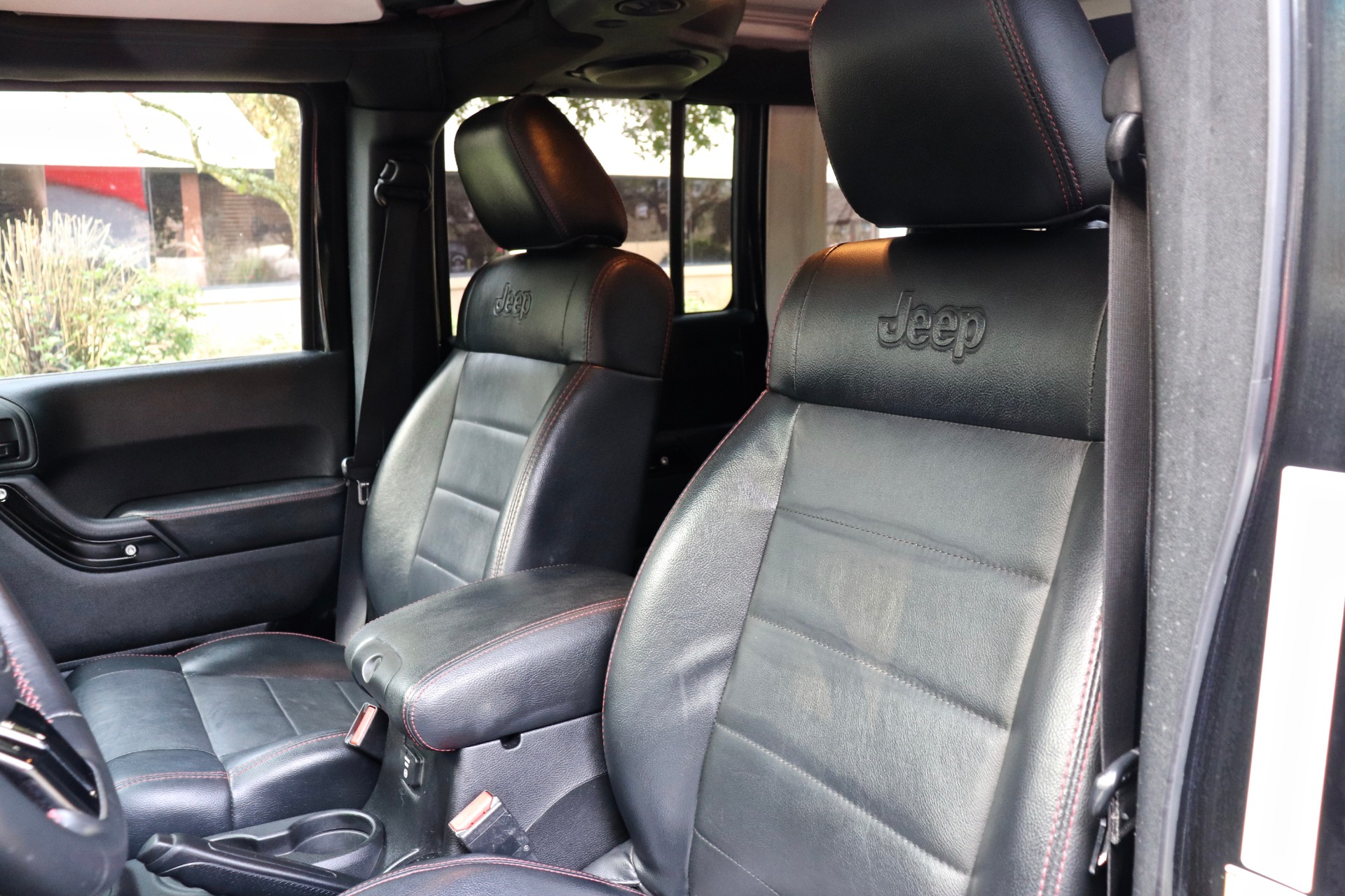 Used-2012-Jeep-Wrangler-Unlimited-Altitude