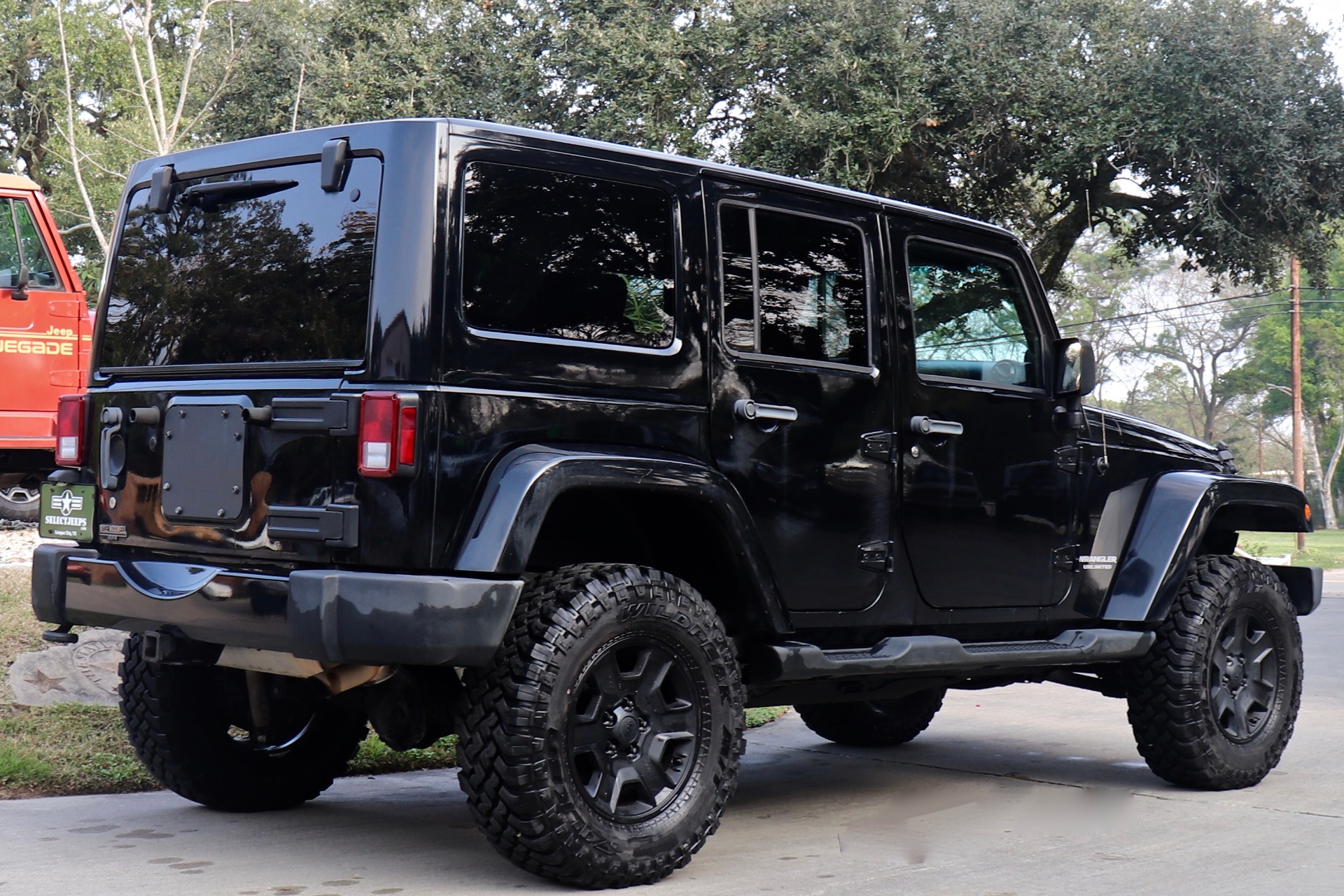 Used-2012-Jeep-Wrangler-Unlimited-Altitude