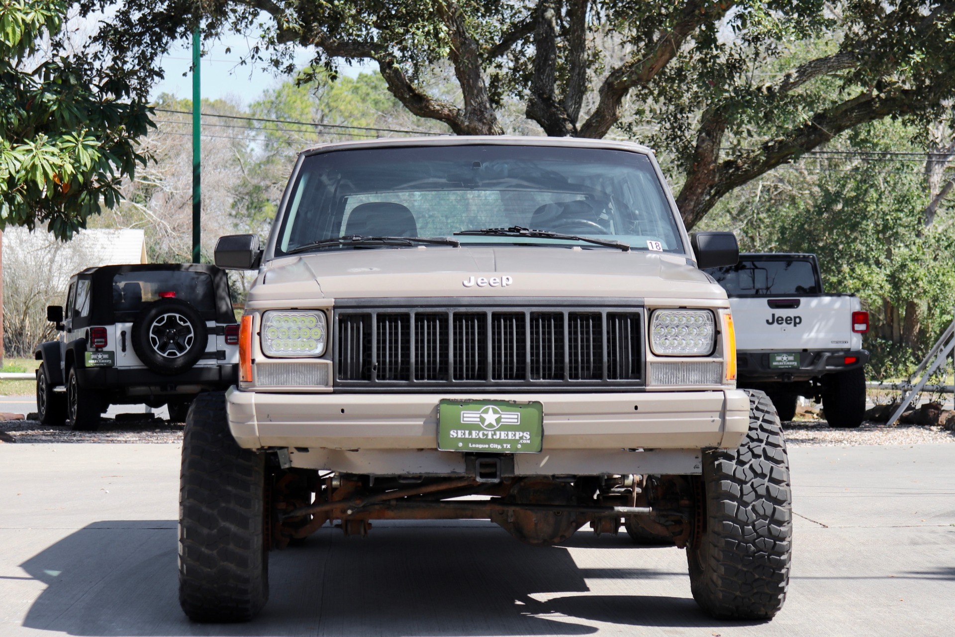 Used-1996-Jeep-Cherokee-SE