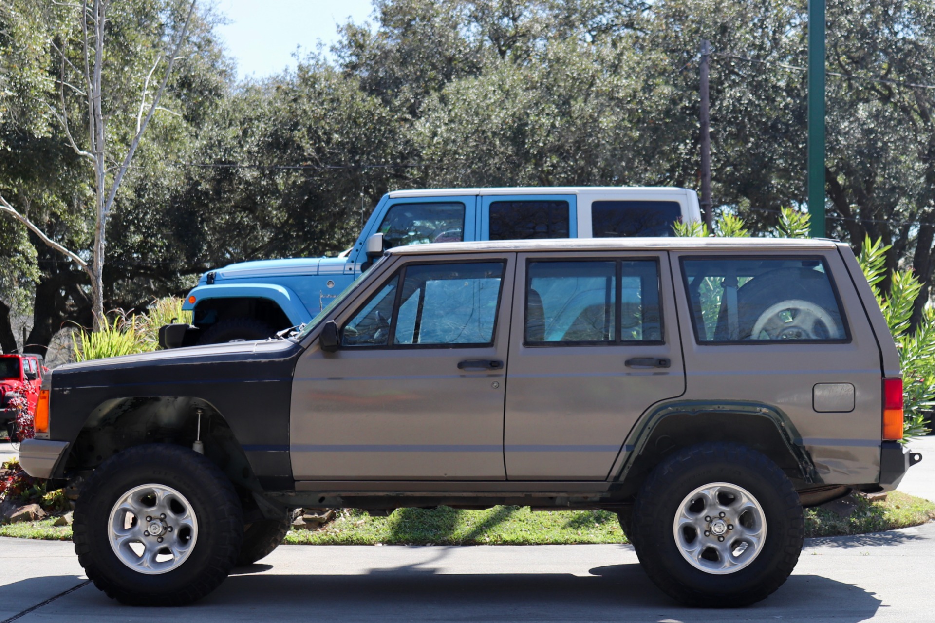 Used-1996-Jeep-Cherokee-SE