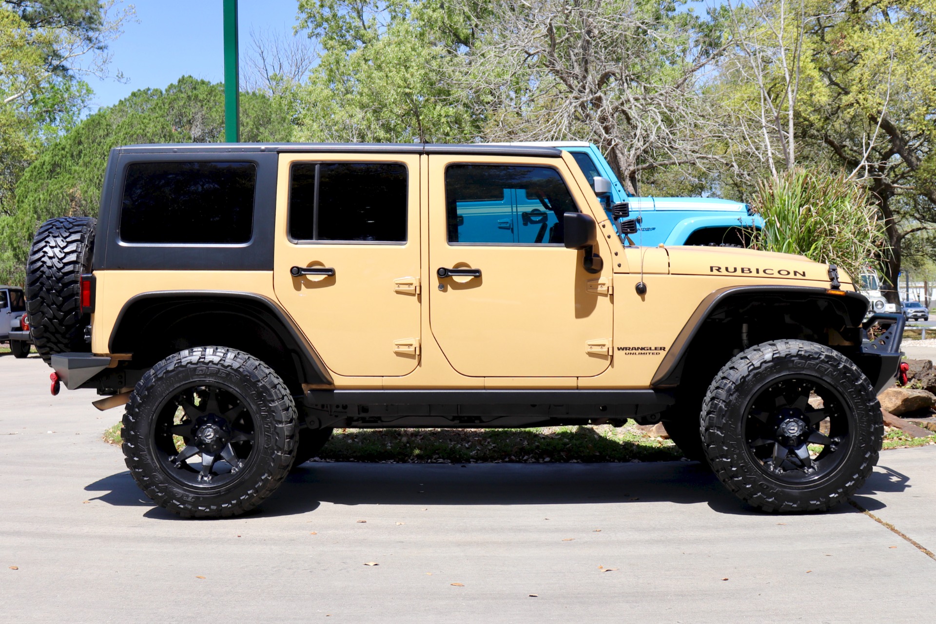 Used-2014-Jeep-Wrangler-Unlimited-Rubicon