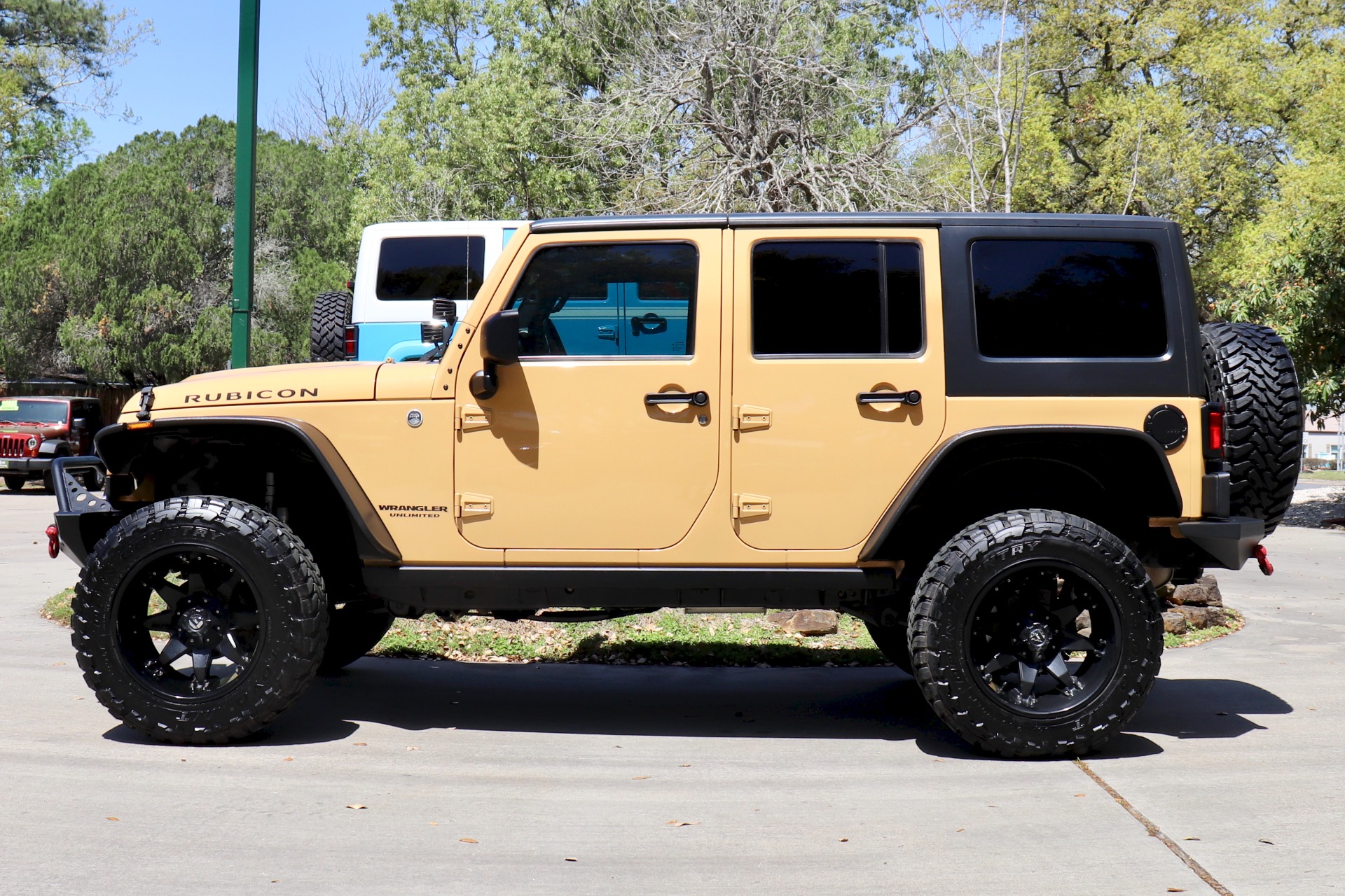 Used-2014-Jeep-Wrangler-Unlimited-Rubicon