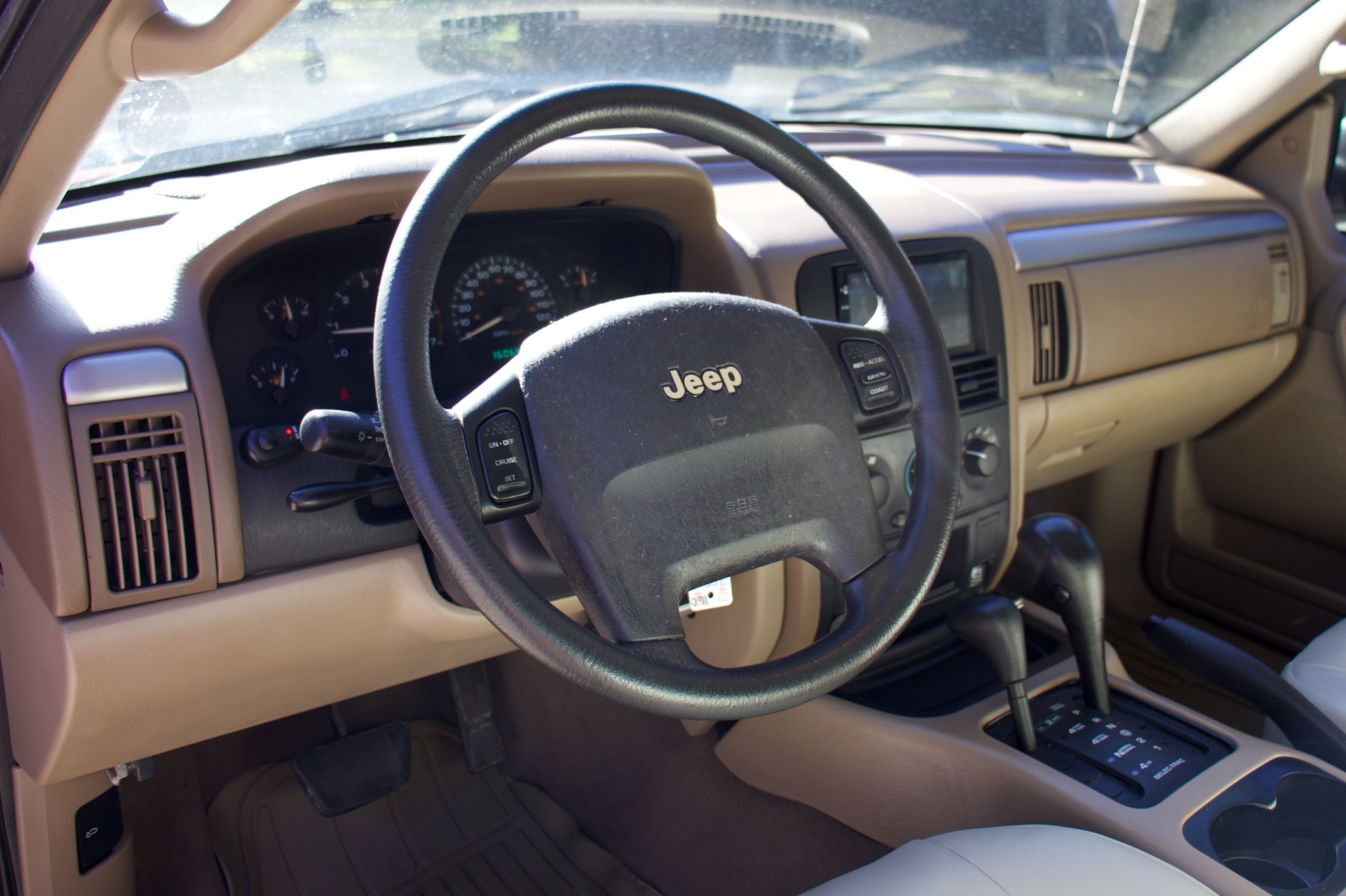 Used-2004-Jeep-Grand-Cherokee-Laredo