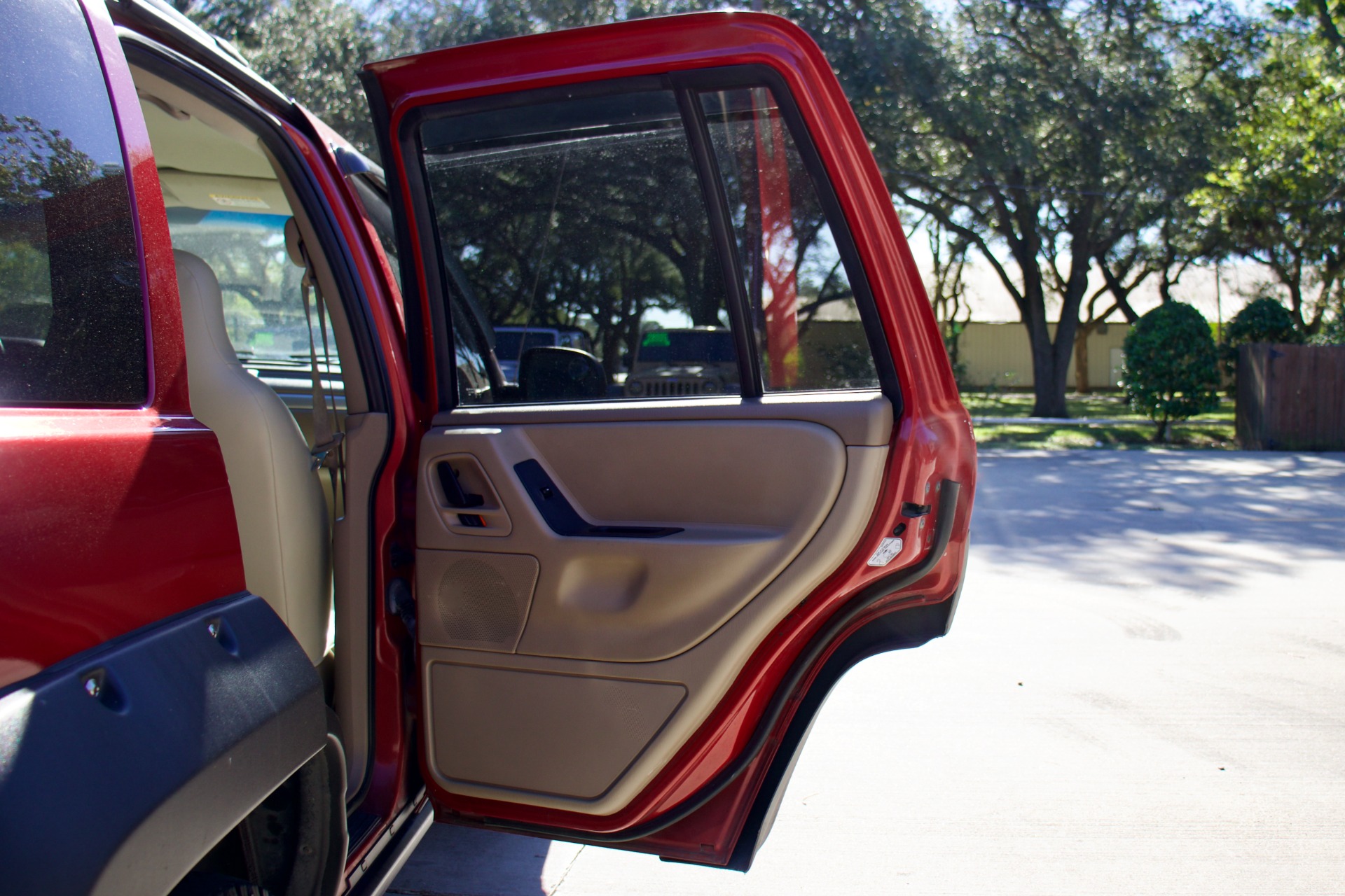 Used-2004-Jeep-Grand-Cherokee-Laredo