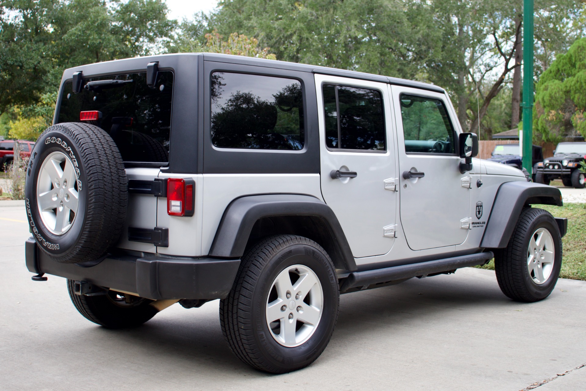 Used-2012-Jeep-Wrangler-Unlimited-Sport