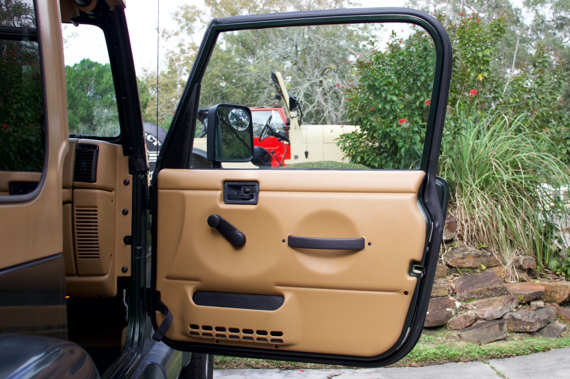 Used-1998-Jeep-Wrangler-Sahara