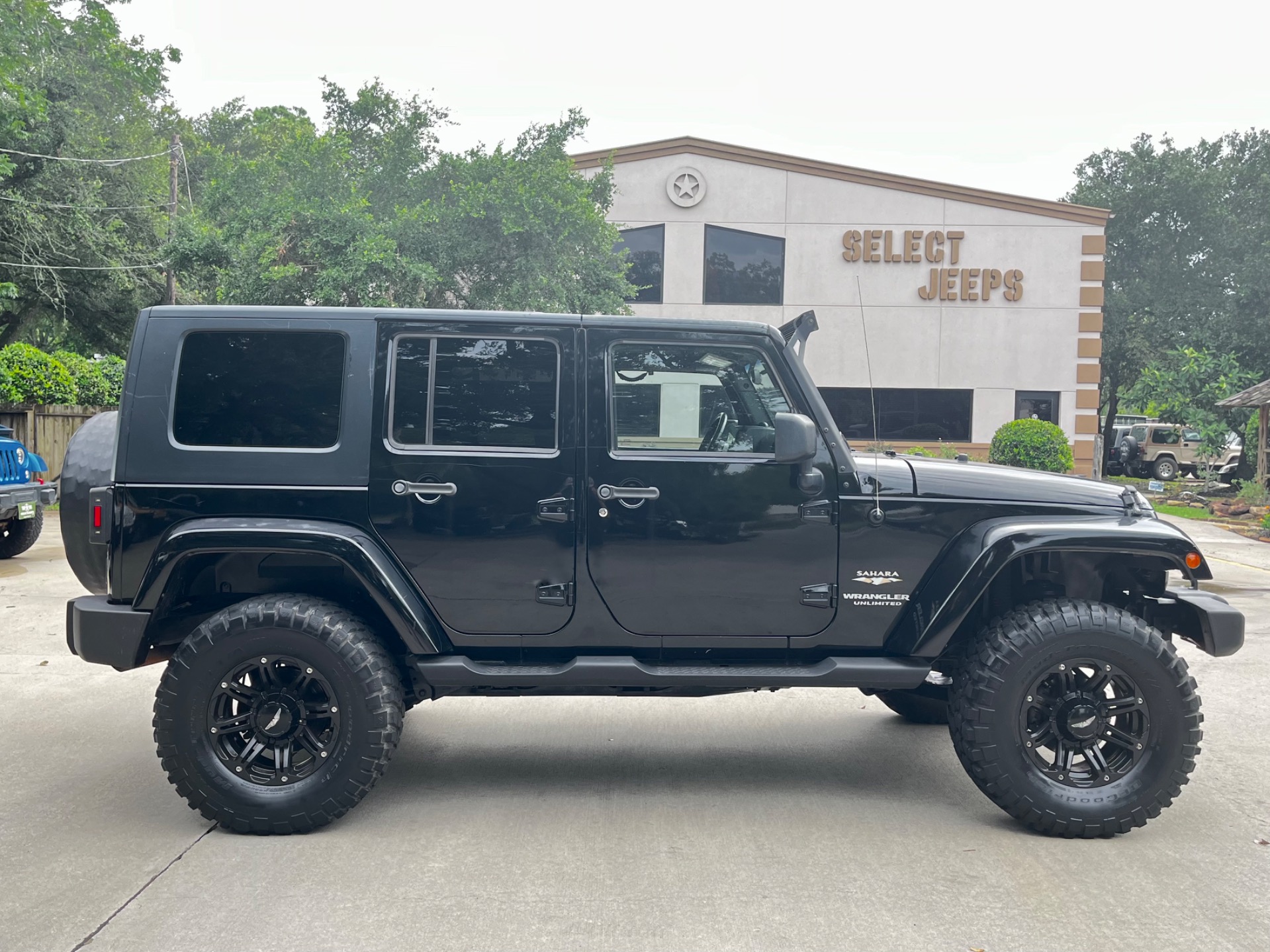 Used-2007-Jeep-Wrangler-Unlimited-Sahara