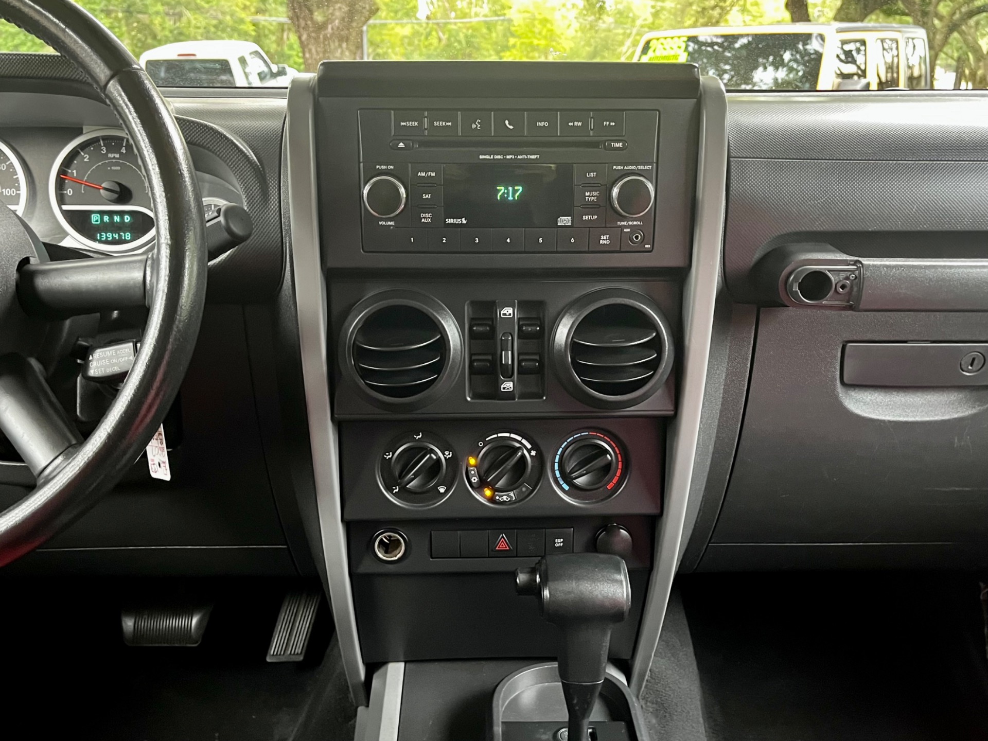 Used-2007-Jeep-Wrangler-Unlimited-Sahara