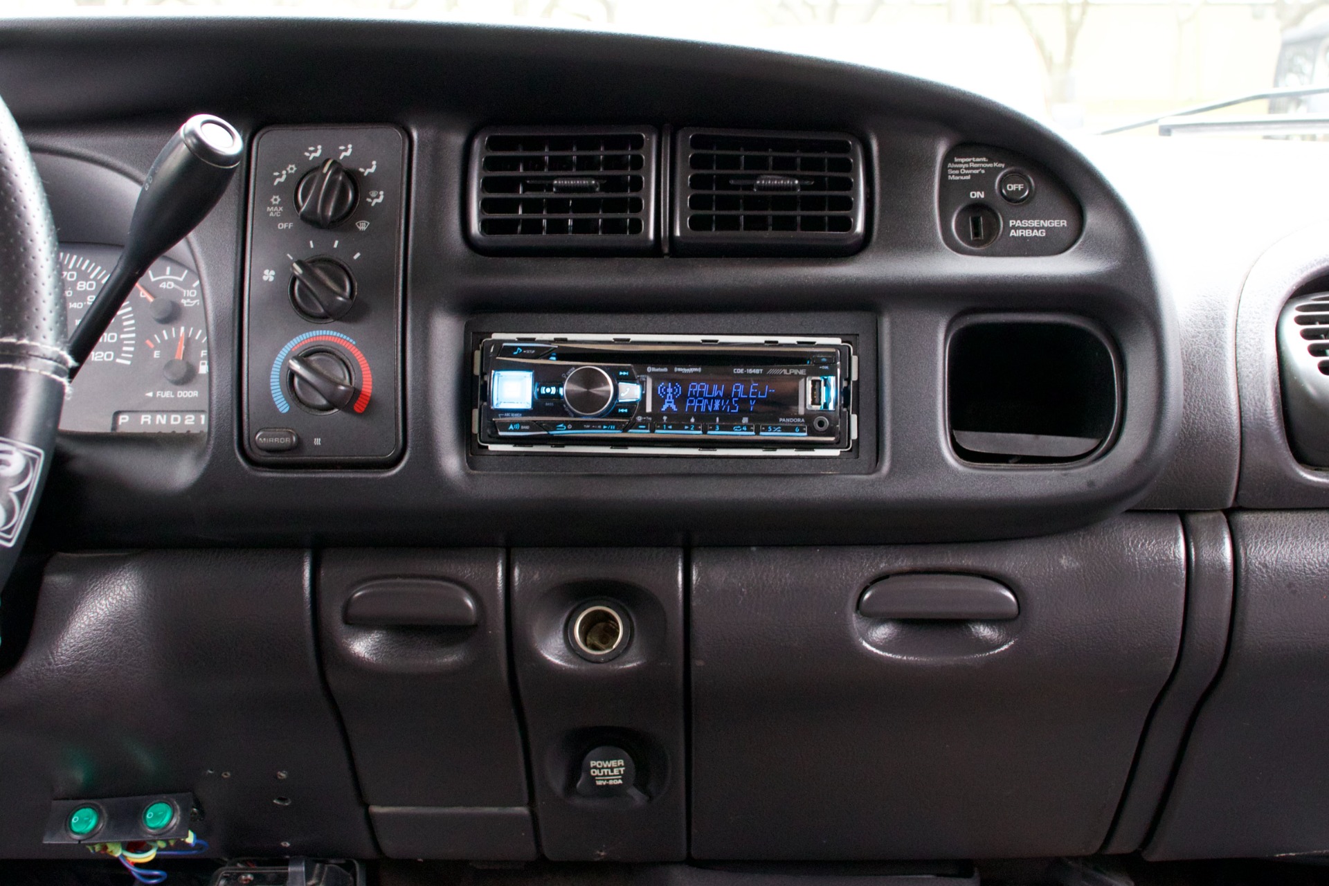 Used-2002-Dodge-Ram-2500-SLT