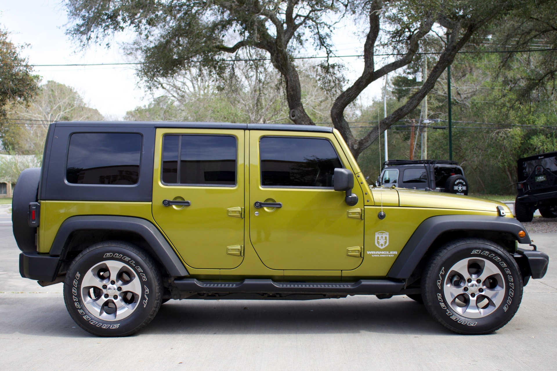 Used-2008-Jeep-Wrangler-Unlimited-X