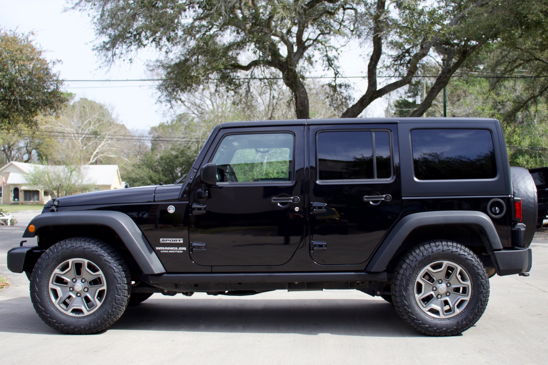 Used-2015-Jeep-Wrangler-Unlimited-Sport