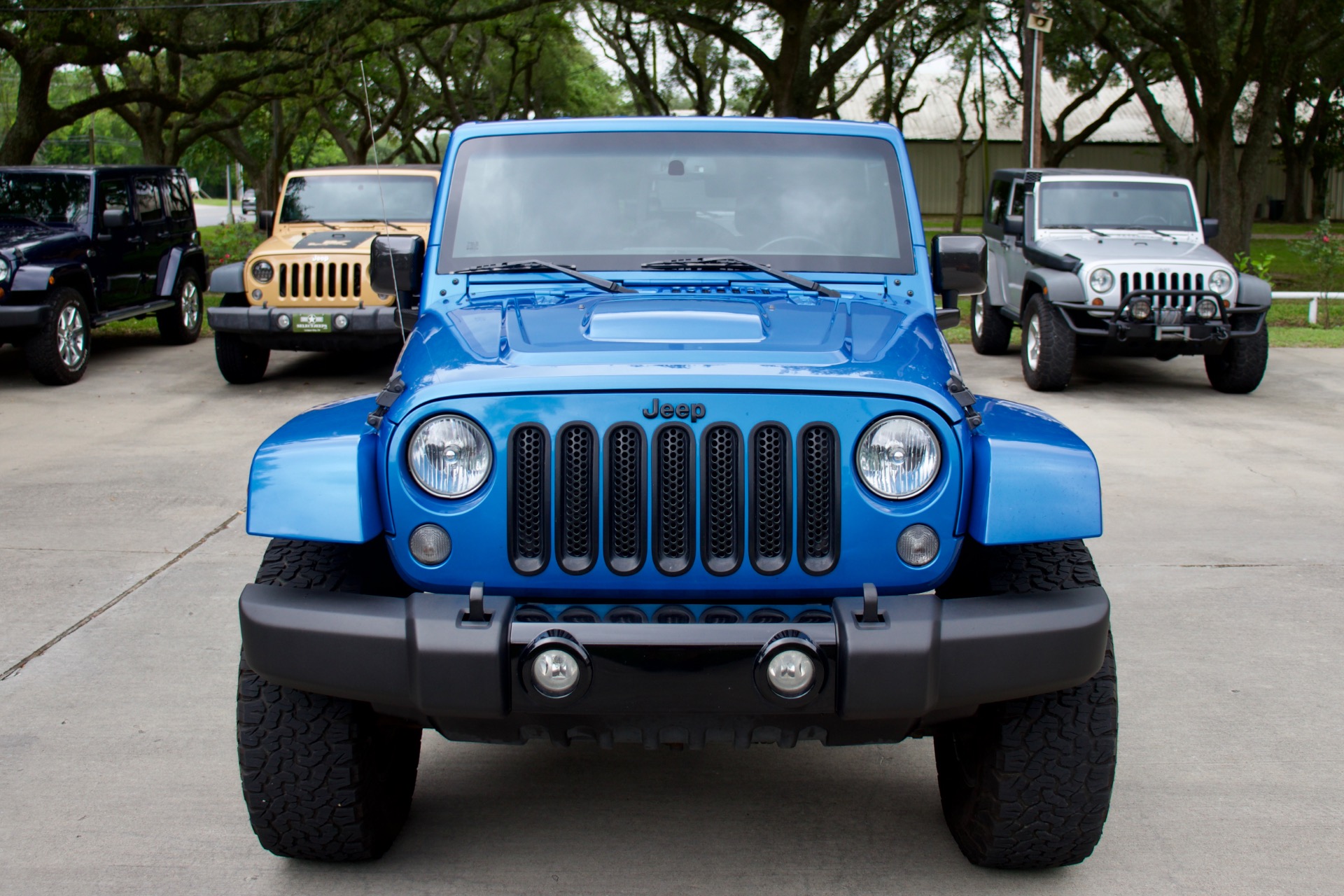 Used-2015-Jeep-Wrangler-Unlimited-Altitude-Altitude