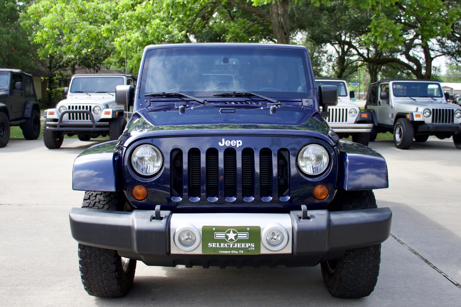 Used-2013-Jeep-Wrangler-Unlimited-Sahara