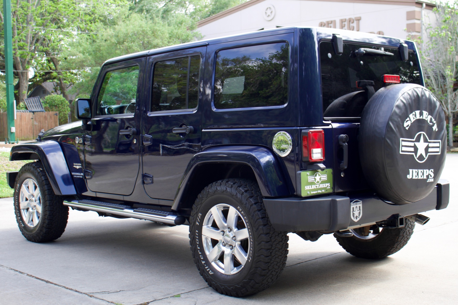 Used-2013-Jeep-Wrangler-Unlimited-Sahara