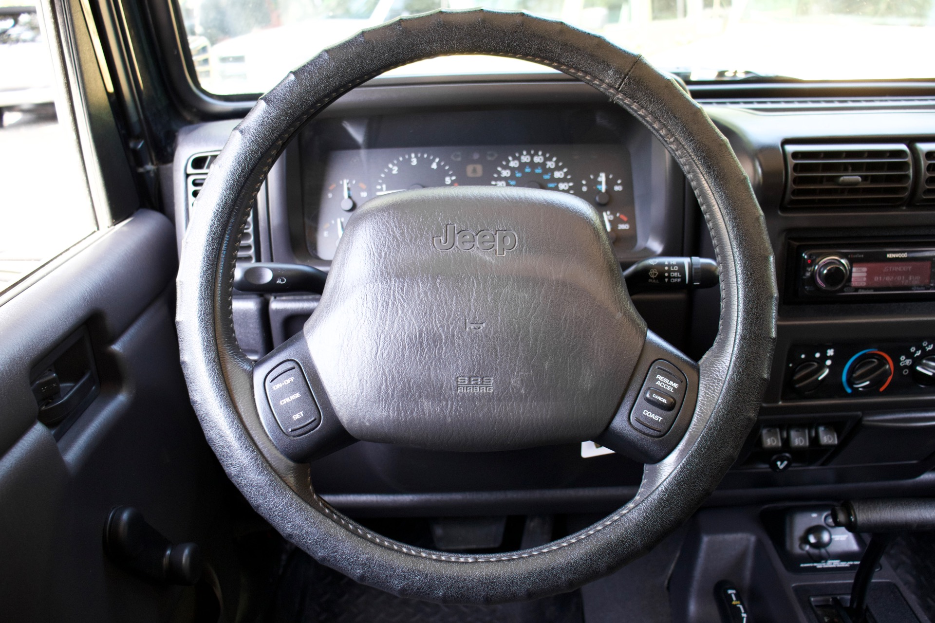 Used-2000-Jeep-Wrangler-Sport