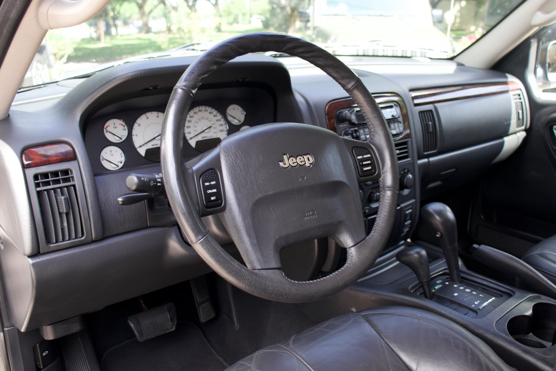 Used-2002-Jeep-Grand-Cherokee-Limited