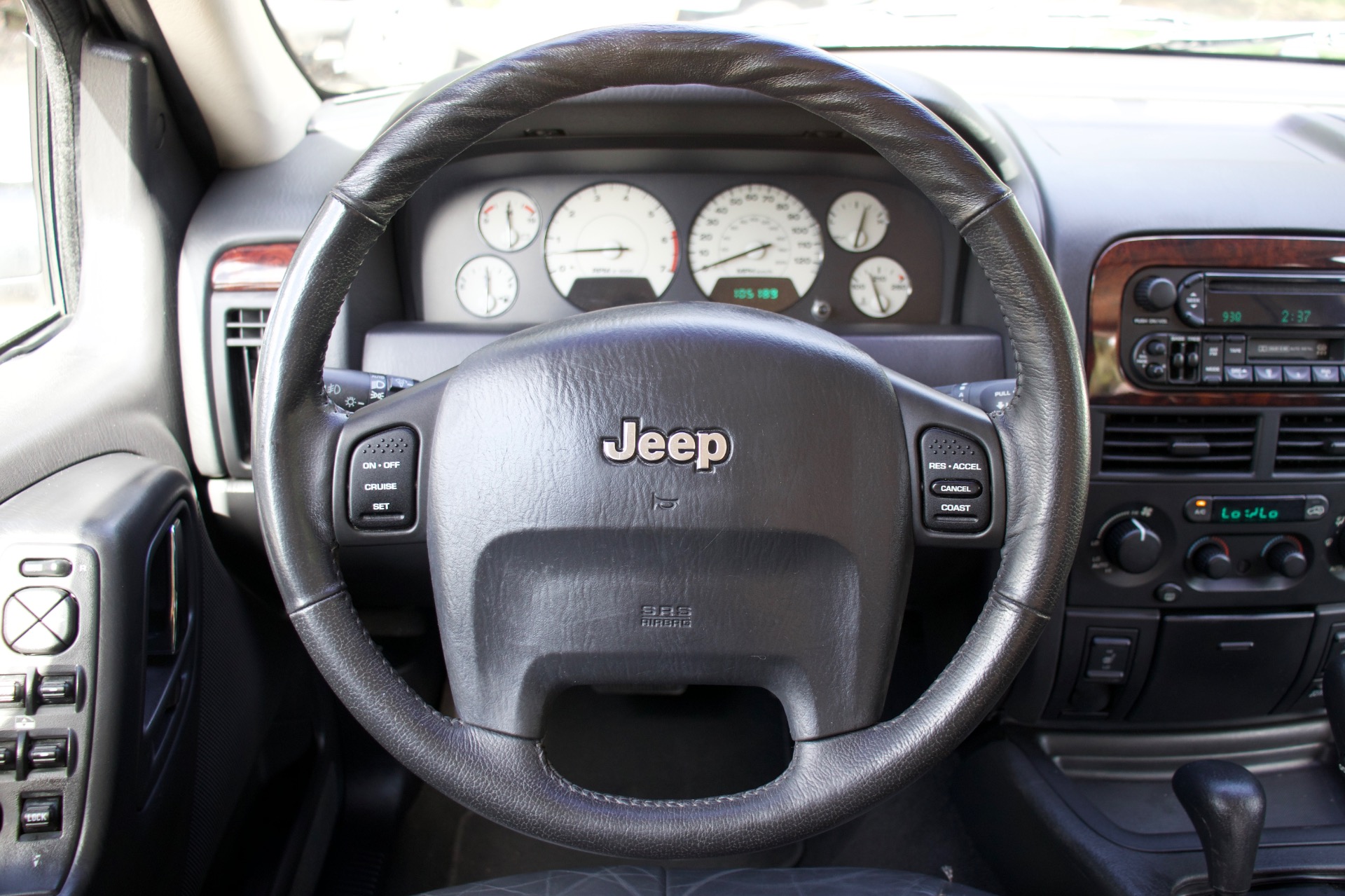 Used-2002-Jeep-Grand-Cherokee-Limited