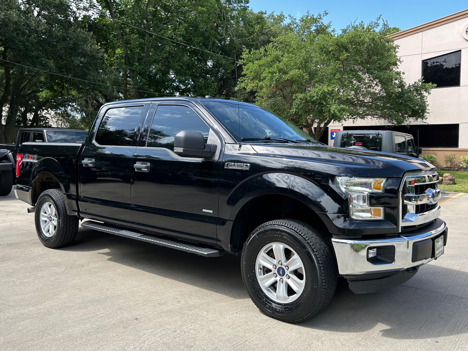 Used-2016-Ford-F-150-XLT