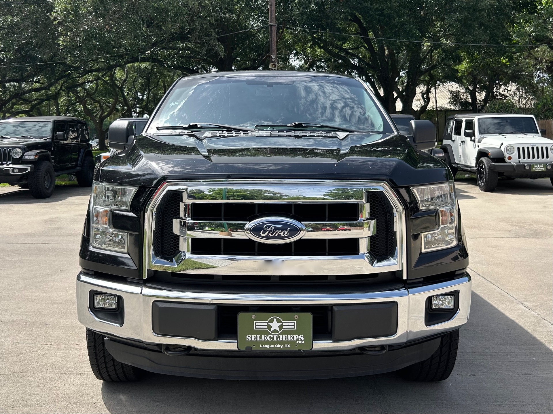 Used-2016-Ford-F-150-XLT