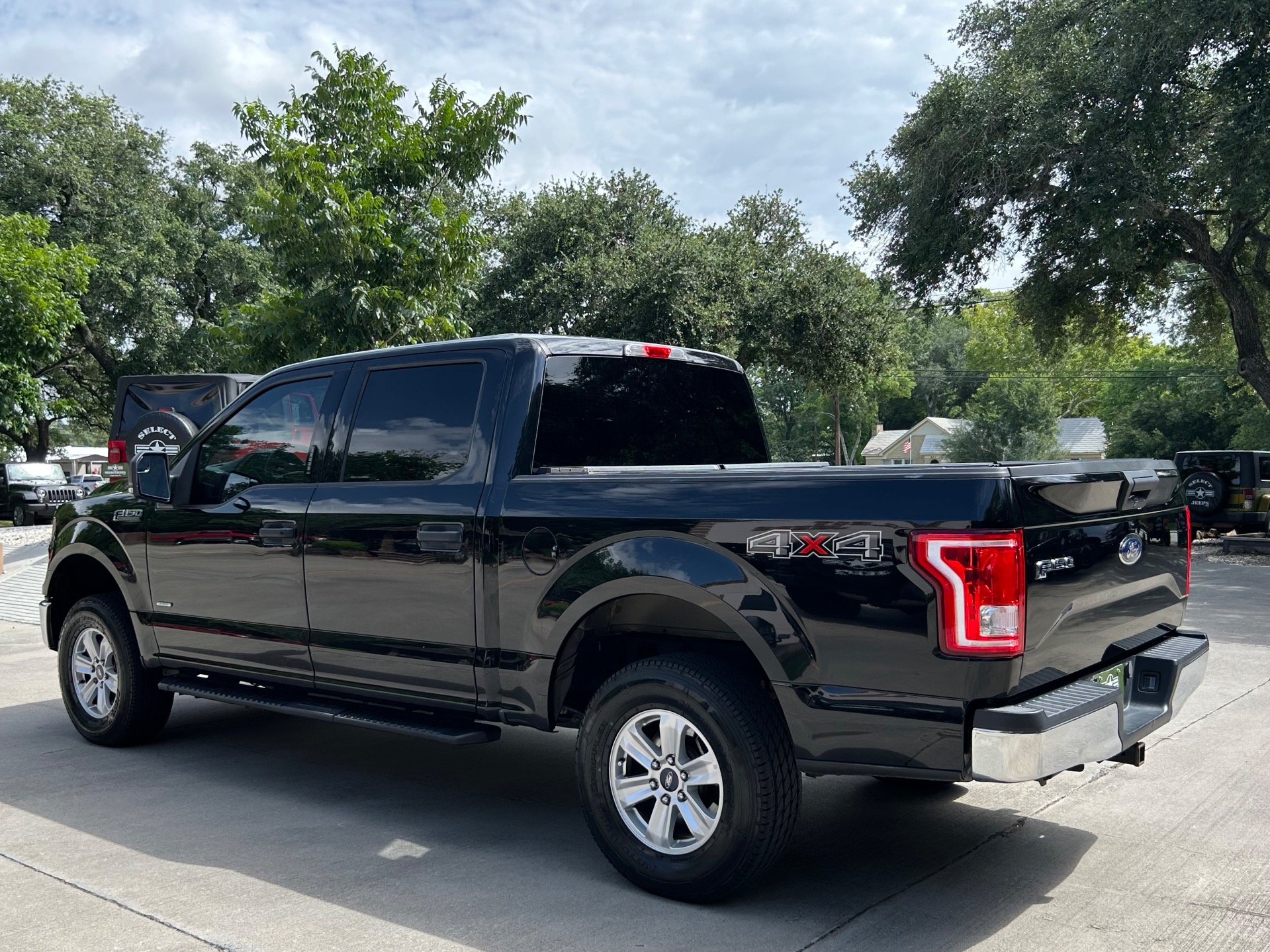 Used-2016-Ford-F-150-XLT