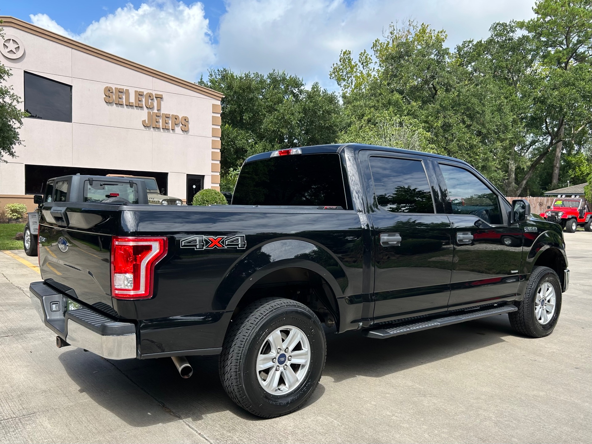 Used-2016-Ford-F-150-XLT