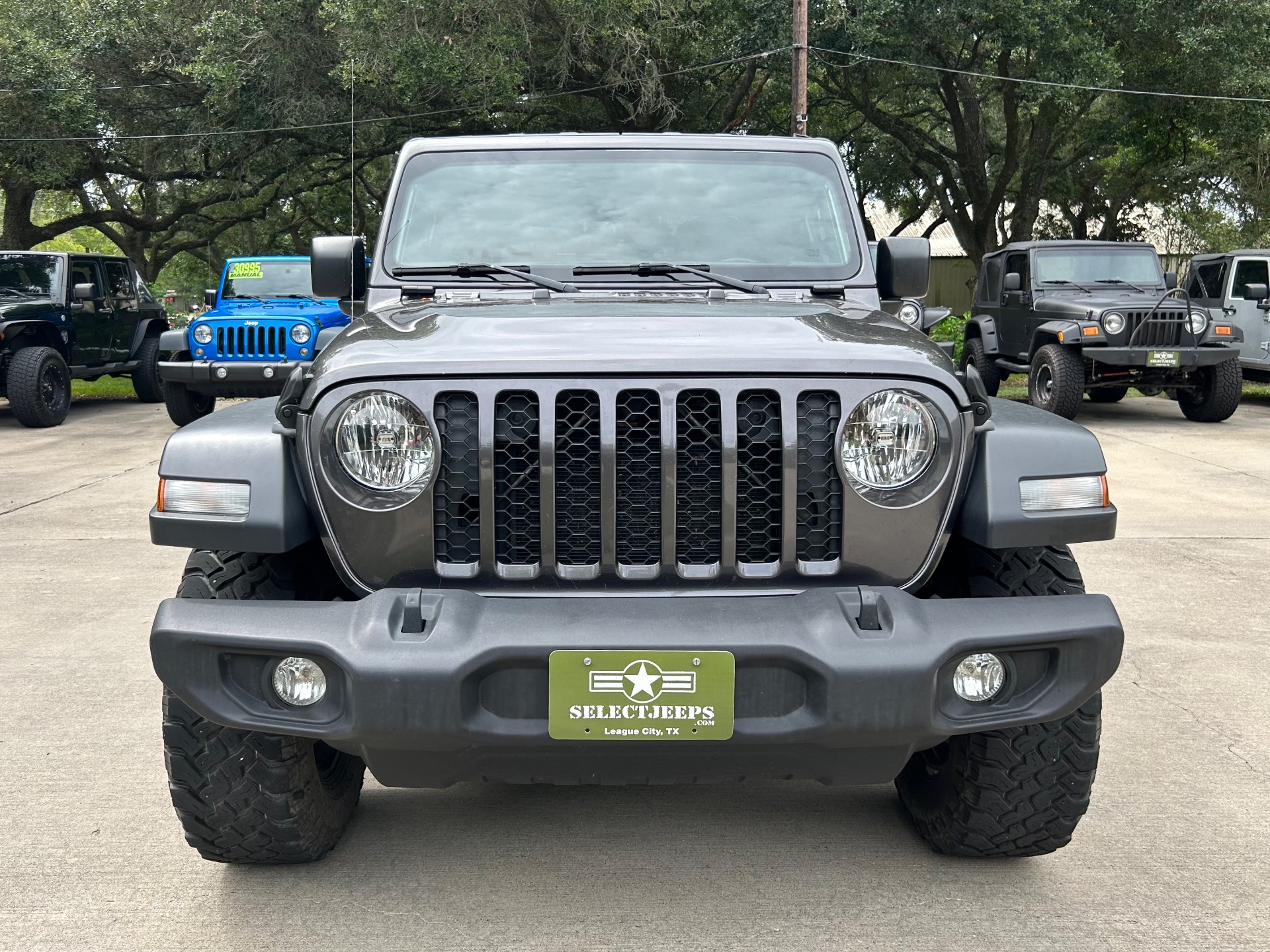 Used-2020-Jeep-Gladiator-Sport