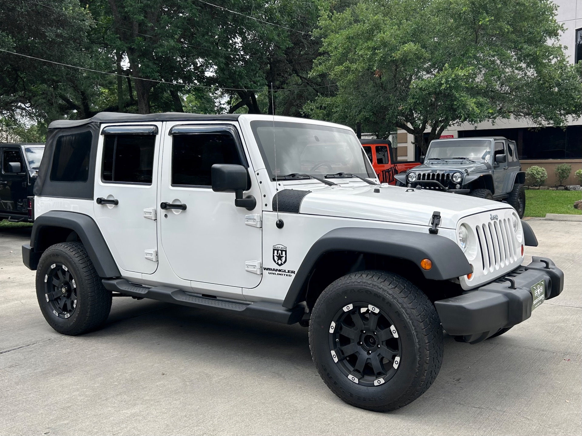 Used-2009-Jeep-Wrangler-Unlimited-X