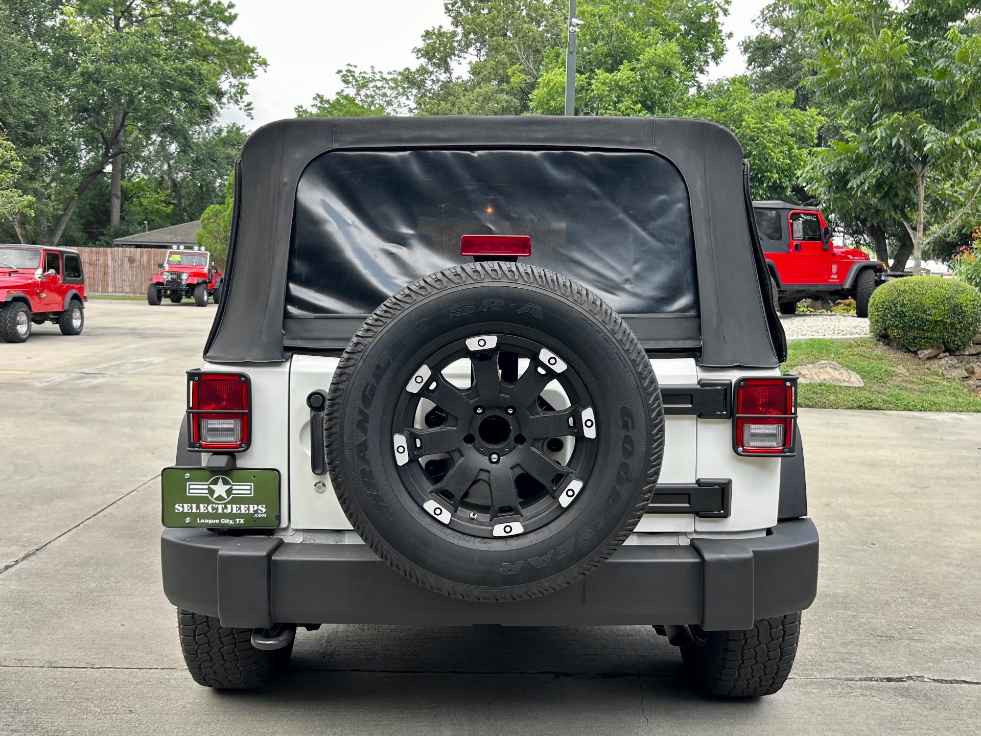 Used-2009-Jeep-Wrangler-Unlimited-X