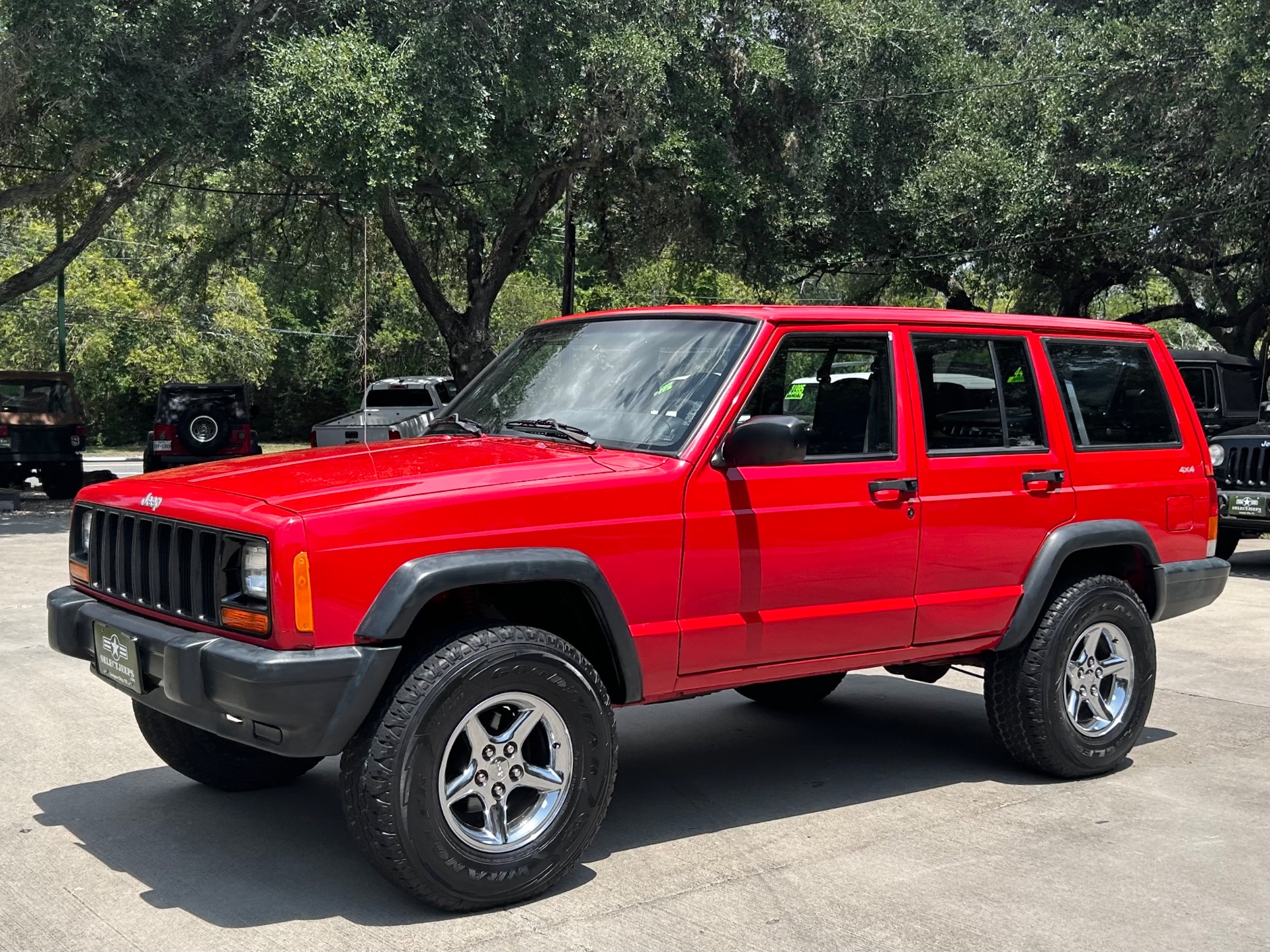 Used-1999-Jeep-Cherokee-SE