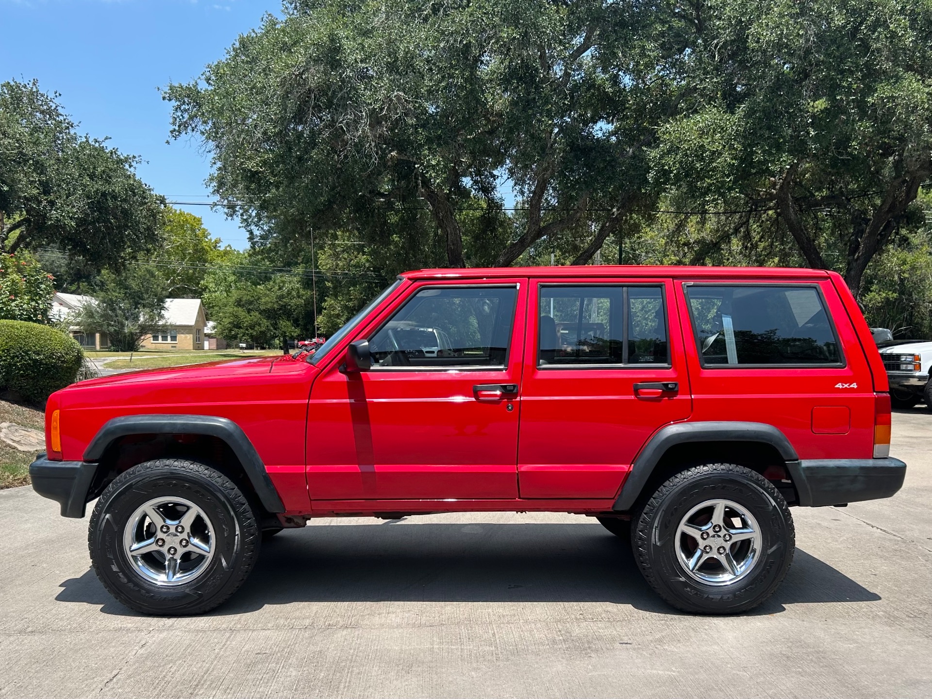 Used-1999-Jeep-Cherokee-SE